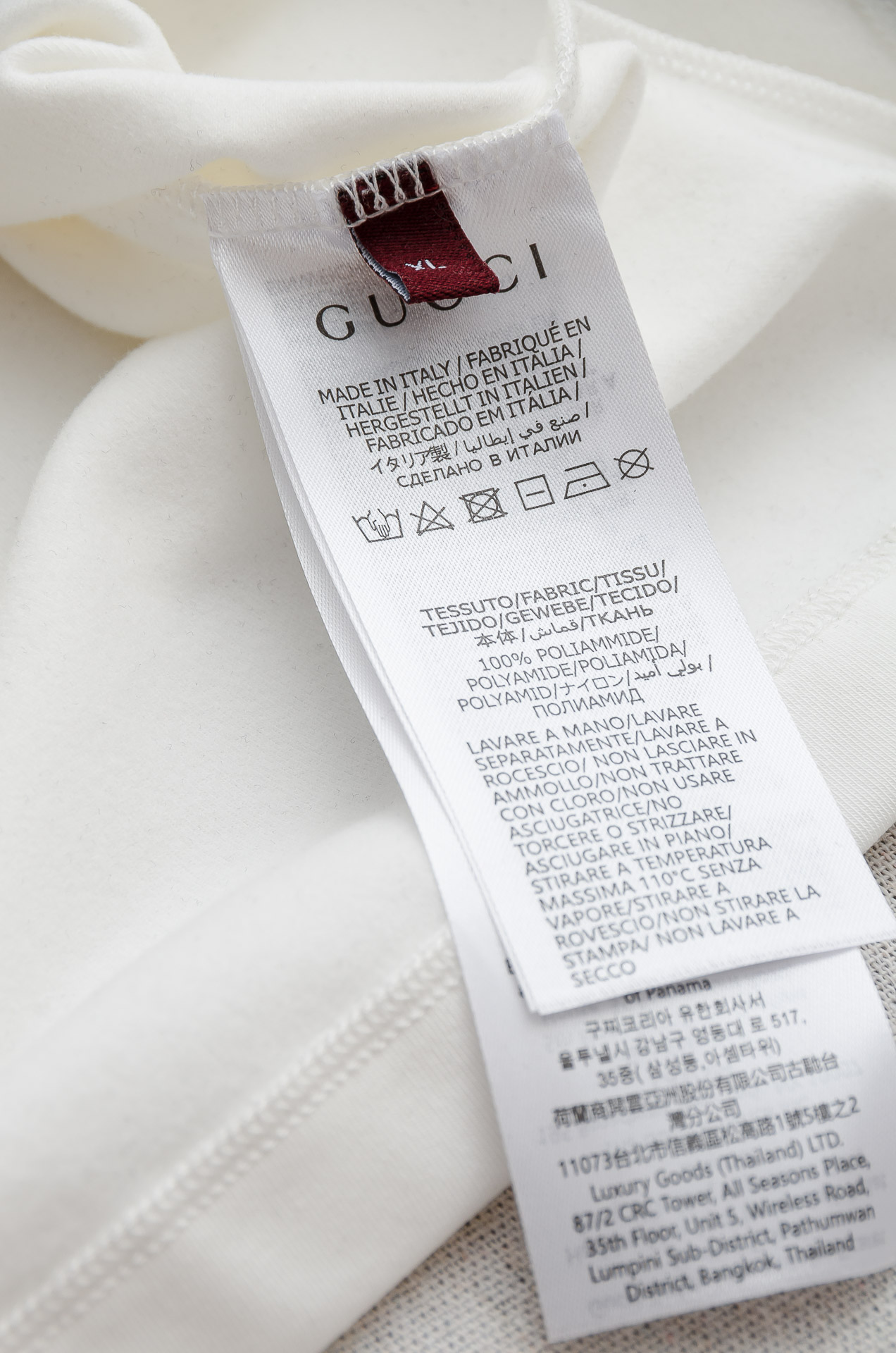 Gu#cci 25FW秋冬新款 立体刺绣男士长袖T恤衫#把重心都放在了面料上，表面清晰可见的细格肌理，足