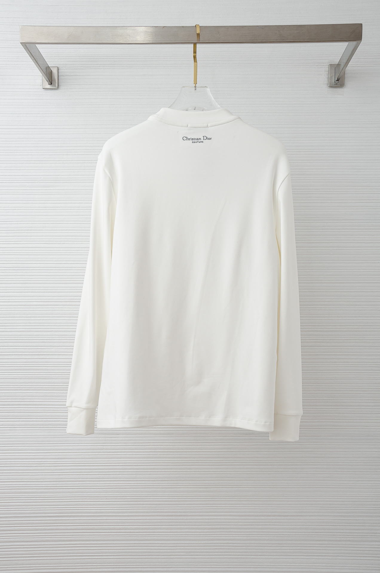 Dior 迪奥25FW秋冬新款 立体刺绣男士长袖T恤衫#把重心都放在了面料上，表面清晰可见的细格肌理，足