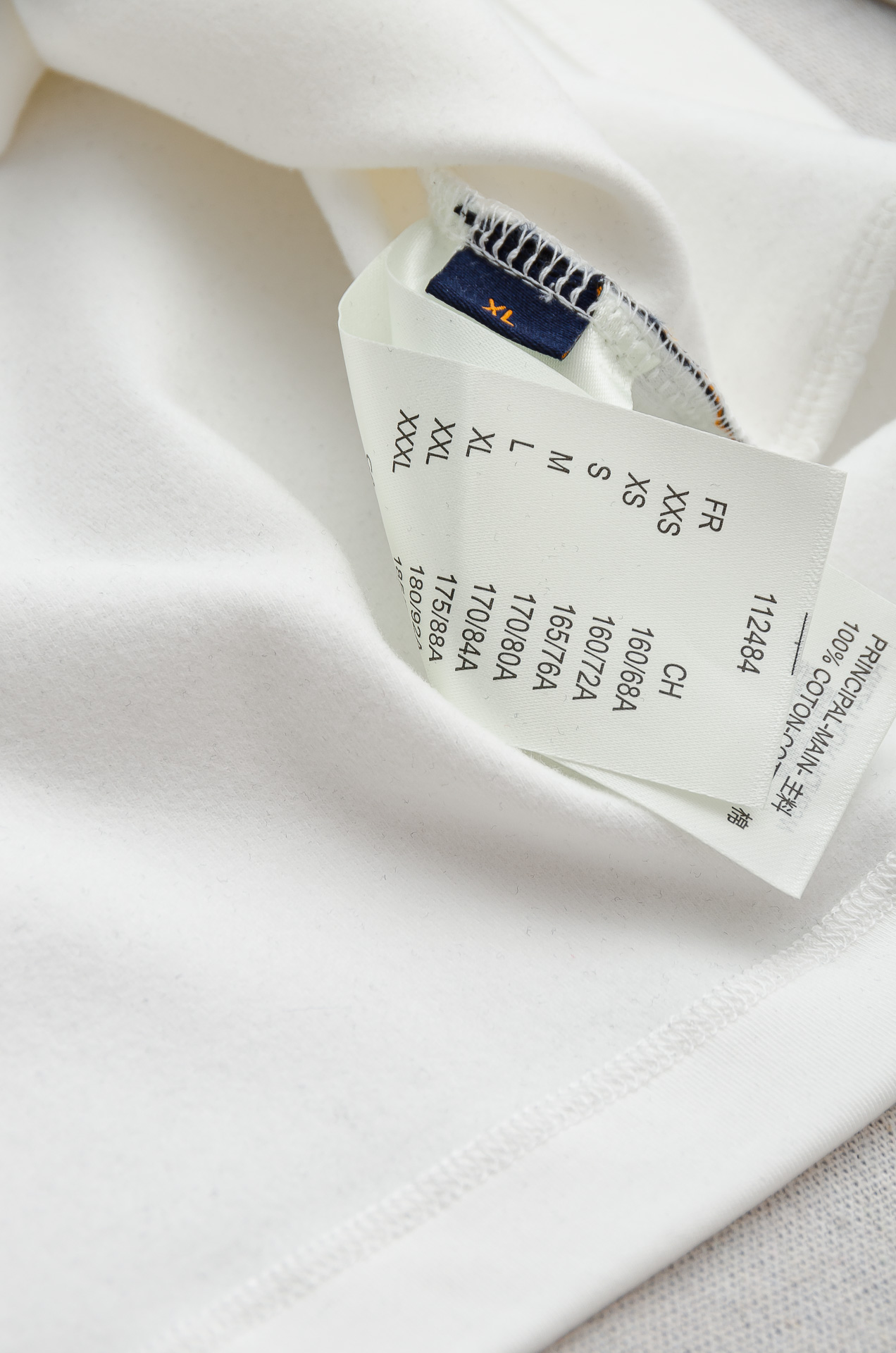 LV 25FW秋冬新款 立体刺绣男士长袖T恤衫#把重心都放在了面料上，表面清晰可见的细格肌理，足以凸显出