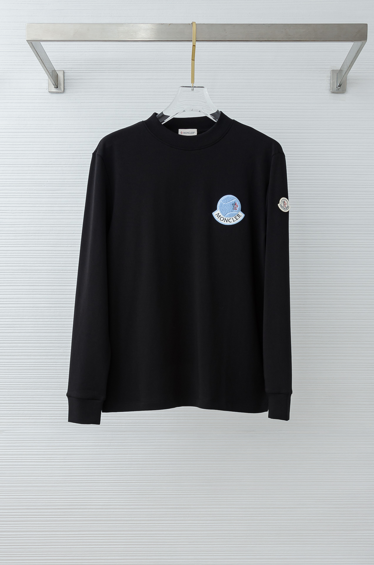 蒙口moncler 25FW秋冬新款 立体刺绣男士长袖T恤衫#把重心都放在了面料上，表面清晰可见的细格肌