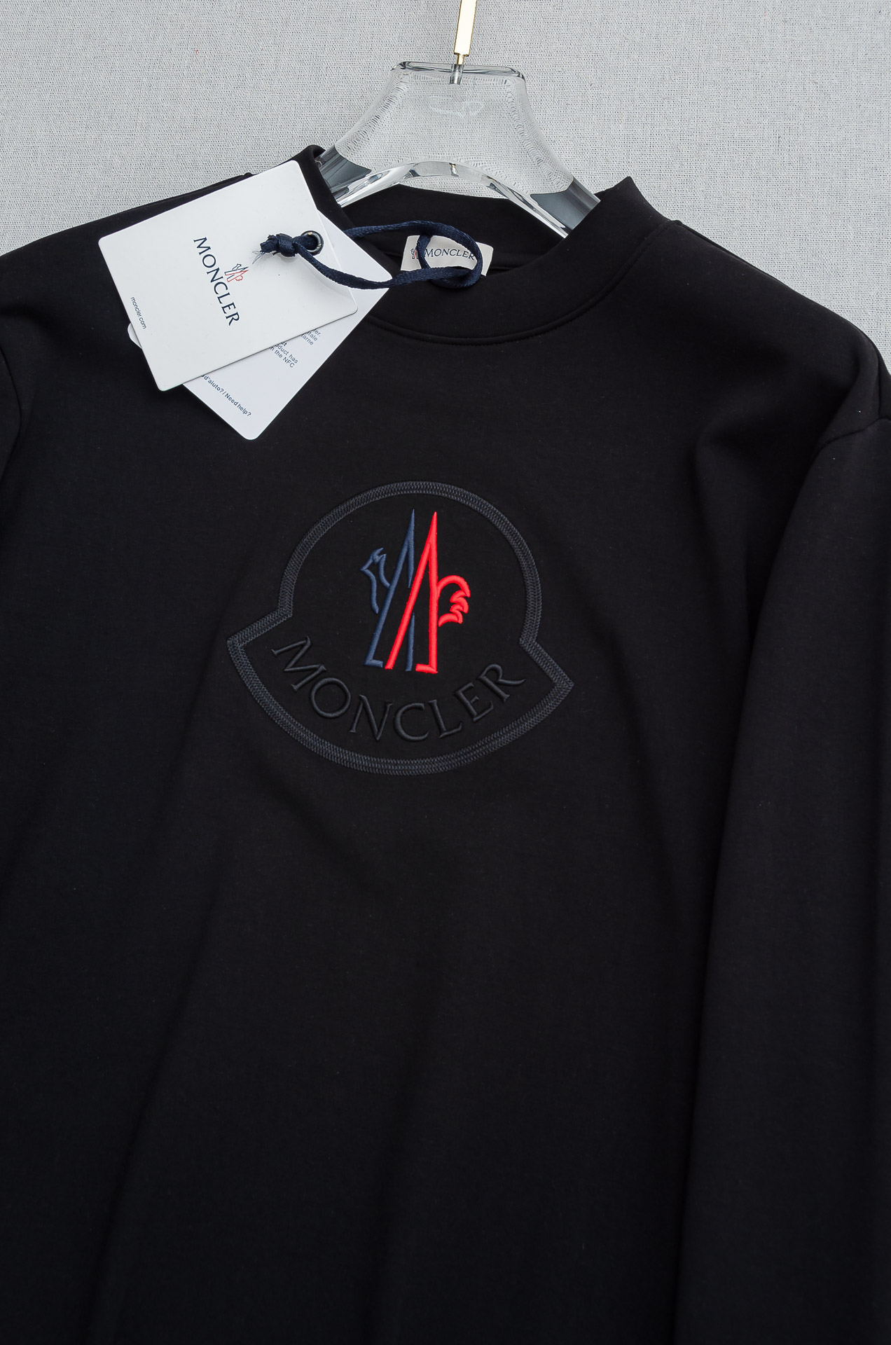 蒙口moncler 25FW秋冬新款 立体刺绣男士长袖T恤衫#把重心都放在了面料上，表面清晰可见的细格肌