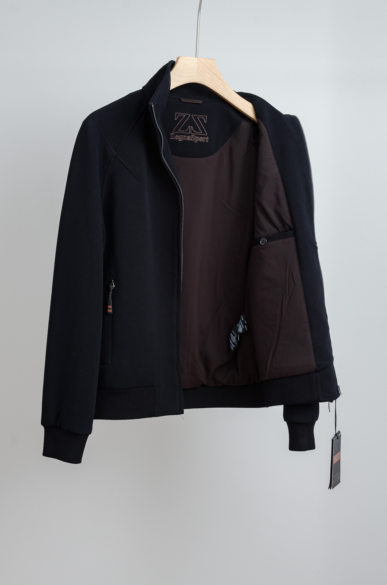 ☀️☀️杰尼#亚zegn/a 2025FW秋冬最新经典立领夹克外套#立领设计提升保暖性，还带点复古感，多