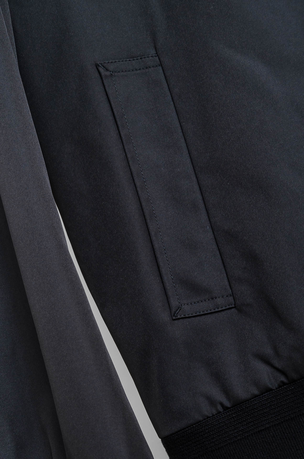 ☀️☀️25FW秋冬最新出品 棉质BUR王牌尖货， 原厂原料棉纺厂特供长绒精纺棉质混纺斜纹材质打造。内侧