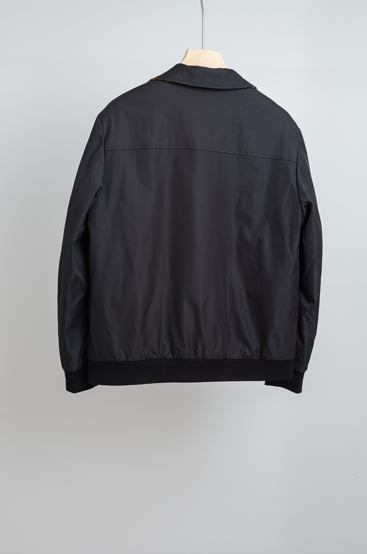 ☀️☀️25FW秋冬最新出品 棉质BUR王牌尖货， 原厂原料棉纺厂特供长绒精纺棉质混纺斜纹材质打造。内侧