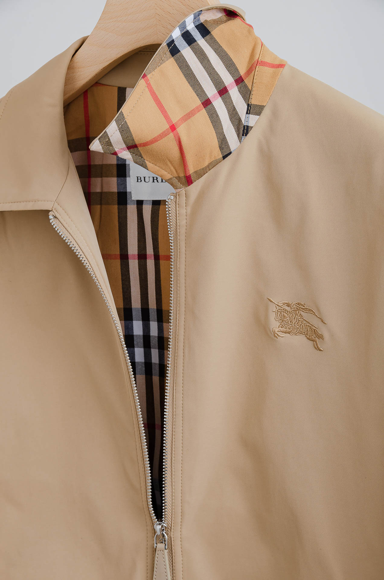 ☀️☀️25FW秋冬最新出品 棉质BUR王牌尖货， 原厂原料棉纺厂特供长绒精纺棉质混纺斜纹材质打造。内侧