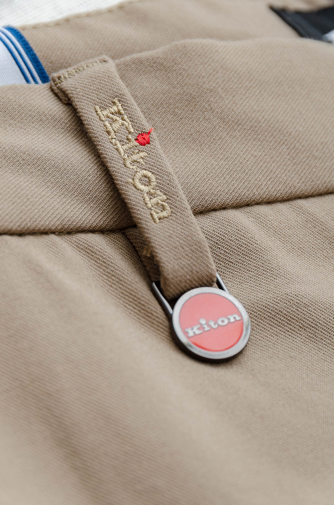 Kiton25FW秋冬新款轻奢时尚定制休闲西裤#简洁干练的风格，精致卓越的品质男装，每款的设计点跟舒适度