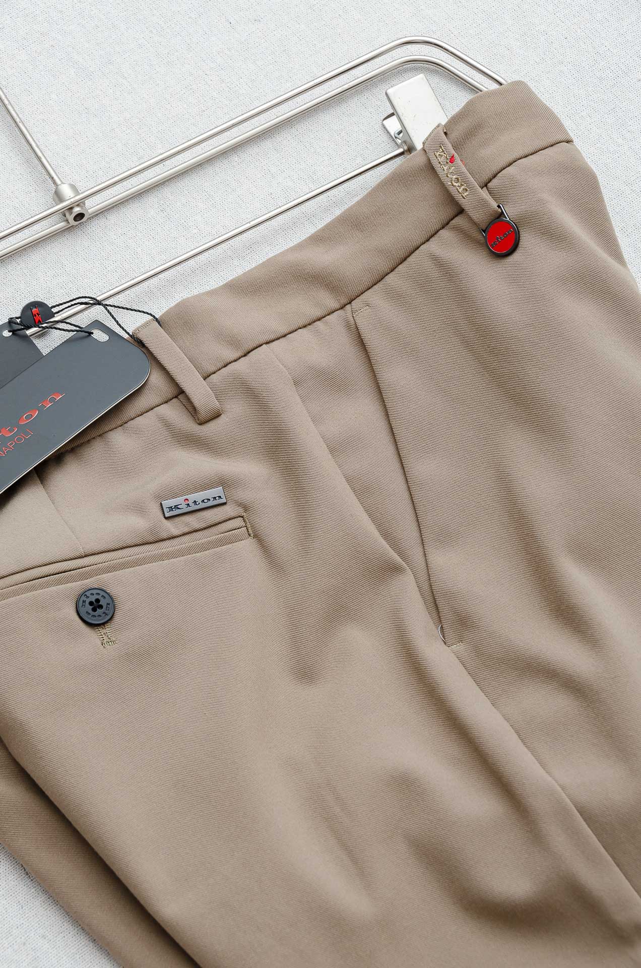 Kiton25FW秋冬新款轻奢时尚定制休闲西裤#简洁干练的风格，精致卓越的品质男装，每款的设计点跟舒适度