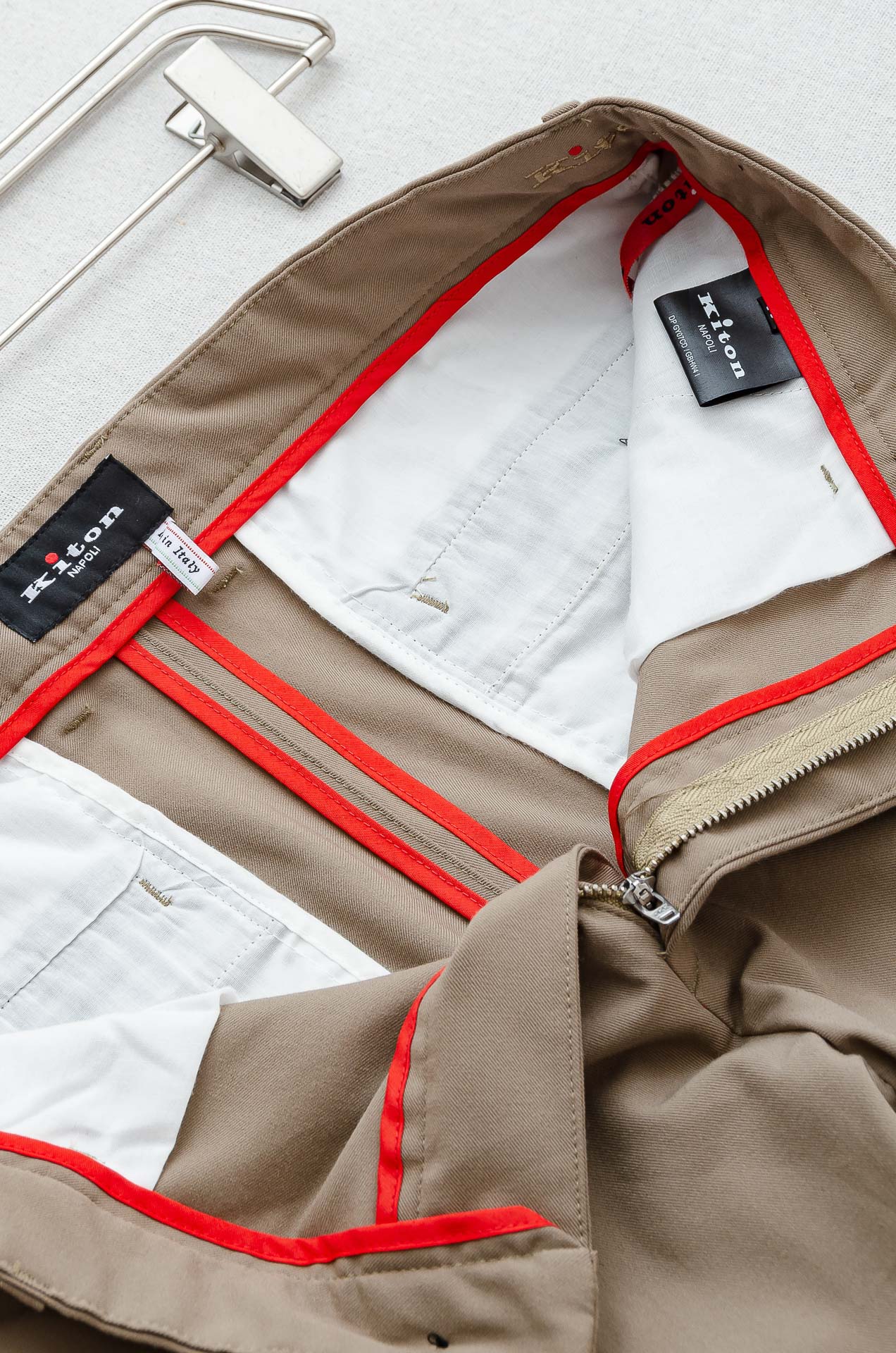 Kiton25FW秋冬新款轻奢时尚定制休闲西裤#简洁干练的风格，精致卓越的品质男装，每款的设计点跟舒适度