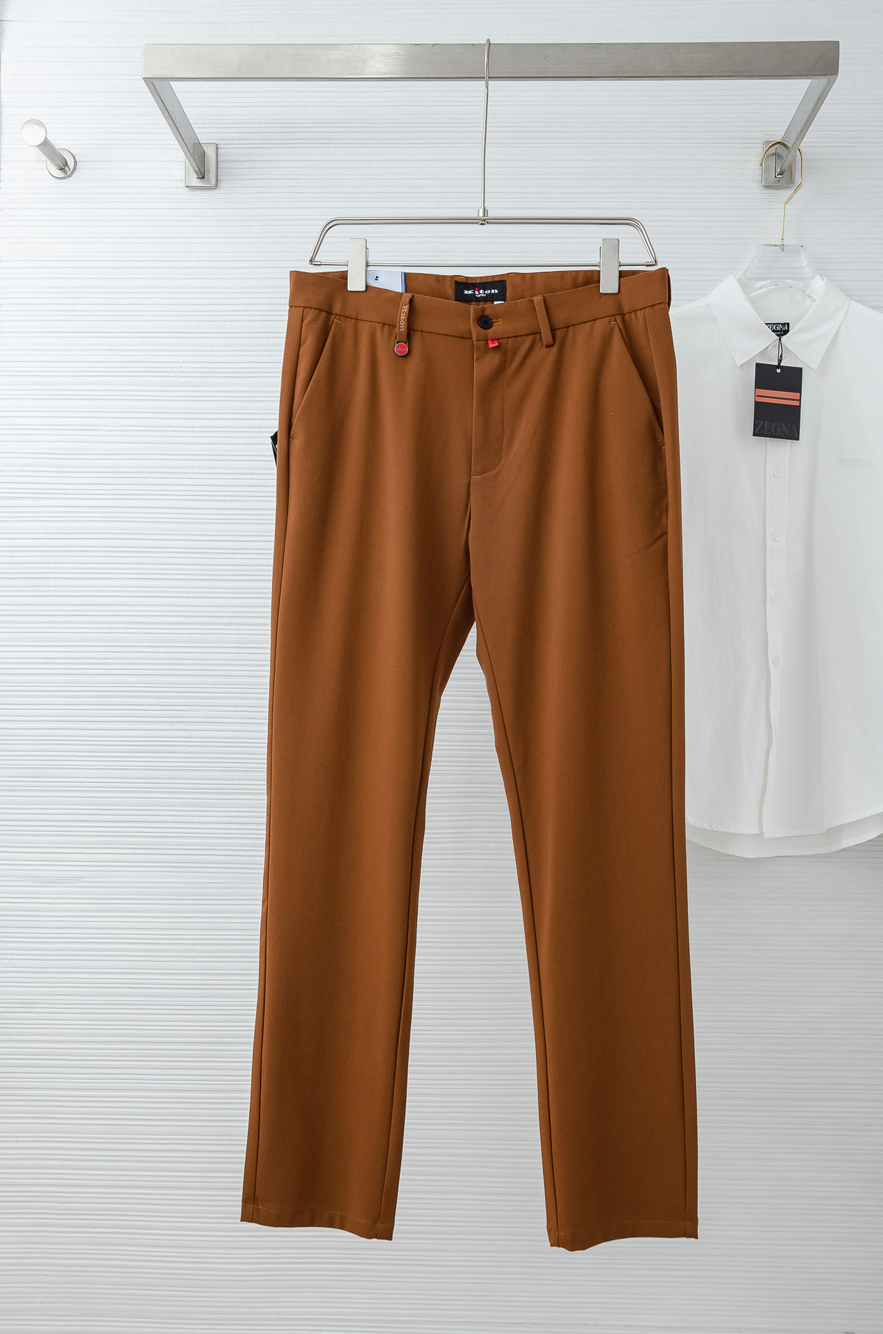 Kiton25FW秋冬新款轻奢时尚定制休闲西裤#简洁干练的风格，精致卓越的品质男装，每款的设计点跟舒适度