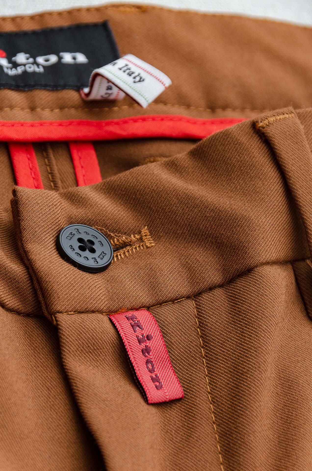 Kiton25FW秋冬新款轻奢时尚定制休闲西裤#简洁干练的风格，精致卓越的品质男装，每款的设计点跟舒适度