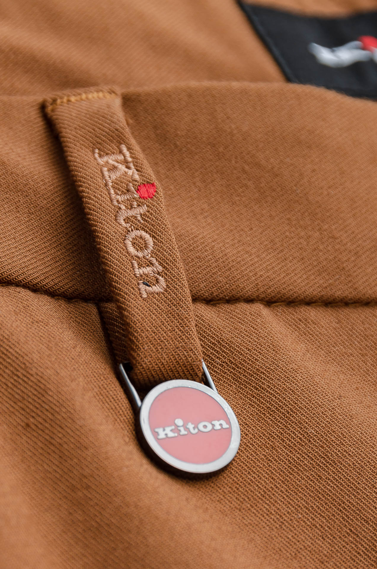 Kiton25FW秋冬新款轻奢时尚定制休闲西裤#简洁干练的风格，精致卓越的品质男装，每款的设计点跟舒适度