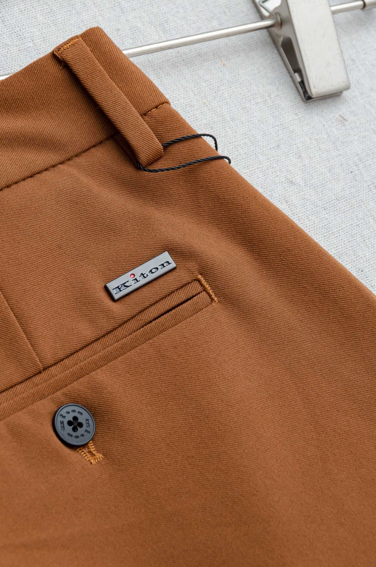 Kiton25FW秋冬新款轻奢时尚定制休闲西裤#简洁干练的风格，精致卓越的品质男装，每款的设计点跟舒适度