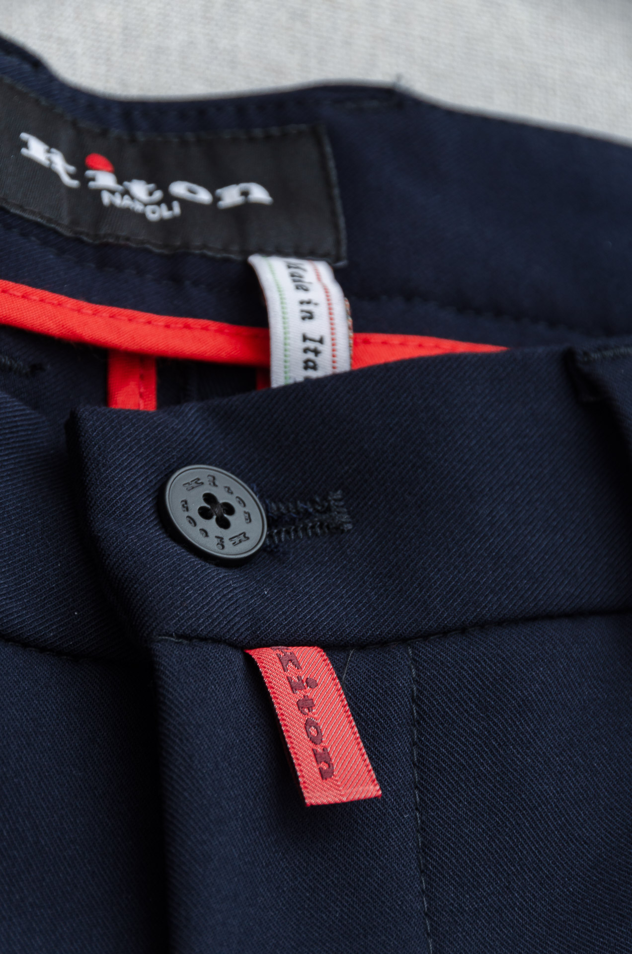 Kiton25FW秋冬新款轻奢时尚定制休闲西裤#简洁干练的风格，精致卓越的品质男装，每款的设计点跟舒适度