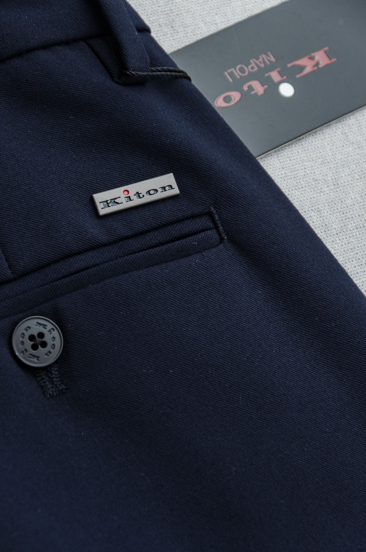 Kiton25FW秋冬新款轻奢时尚定制休闲西裤#简洁干练的风格，精致卓越的品质男装，每款的设计点跟舒适度