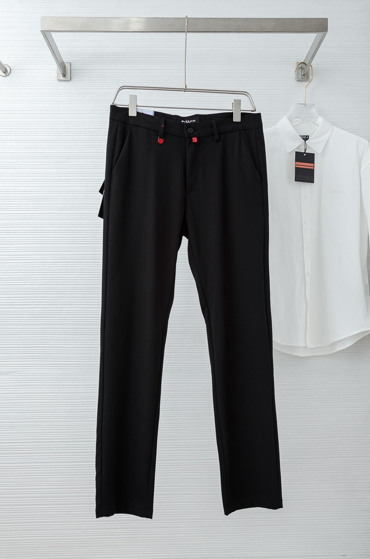 Kiton25FW秋冬新款轻奢时尚定制休闲西裤#简洁干练的风格，精致卓越的品质男装，每款的设计点跟舒适度