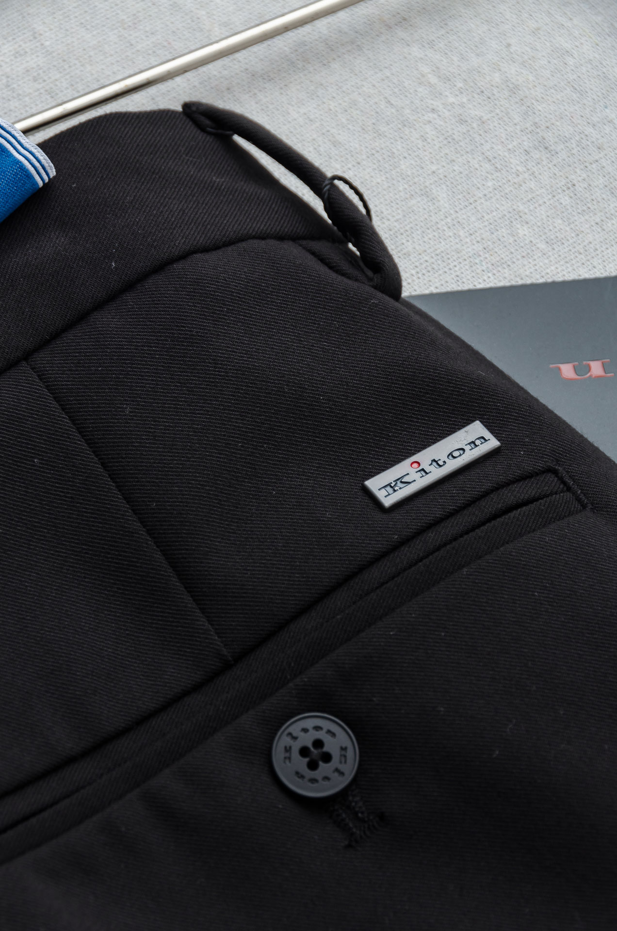 Kiton25FW秋冬新款轻奢时尚定制休闲西裤#简洁干练的风格，精致卓越的品质男装，每款的设计点跟舒适度