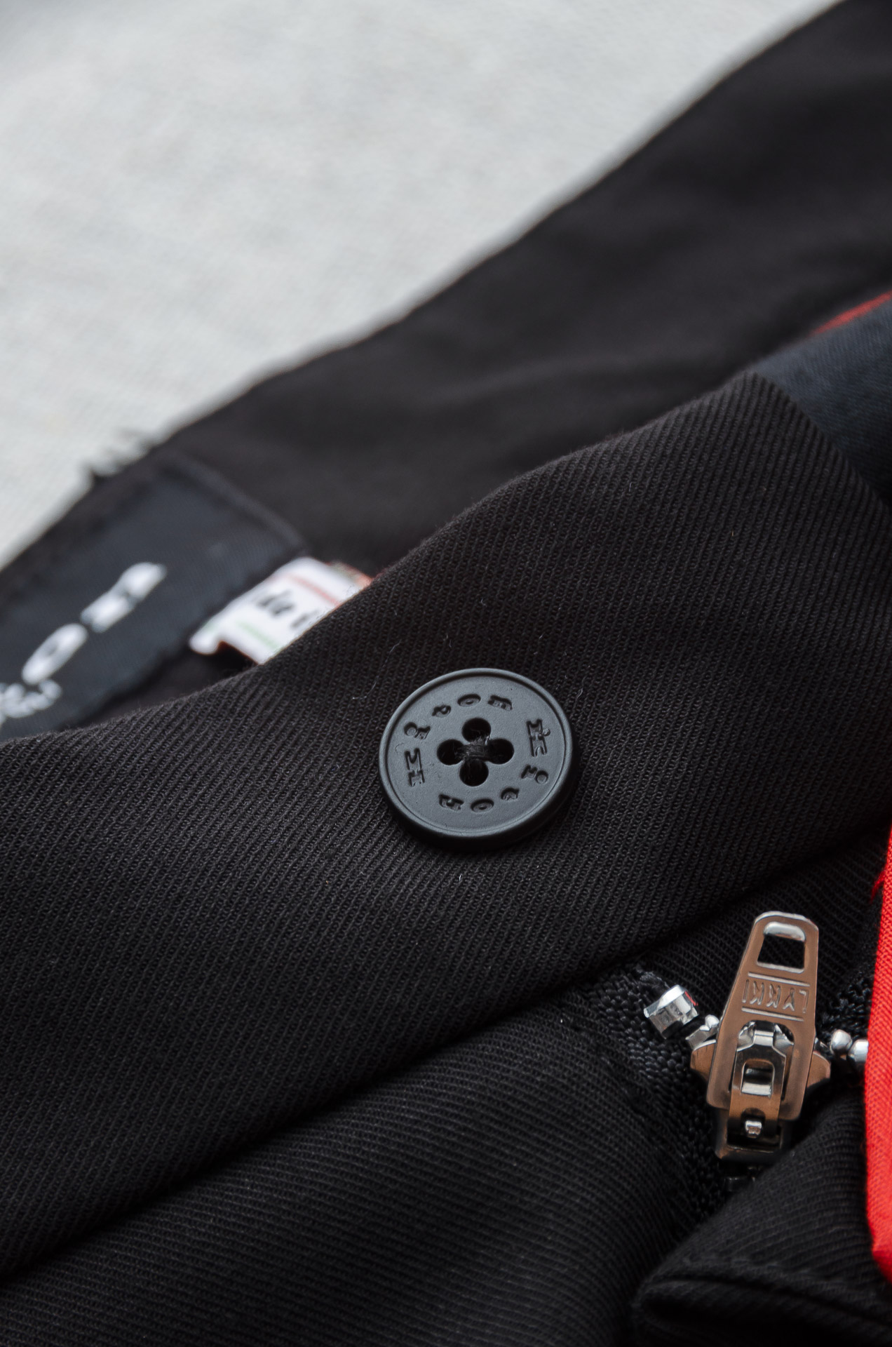 Kiton25FW秋冬新款轻奢时尚定制休闲西裤#简洁干练的风格，精致卓越的品质男装，每款的设计点跟舒适度