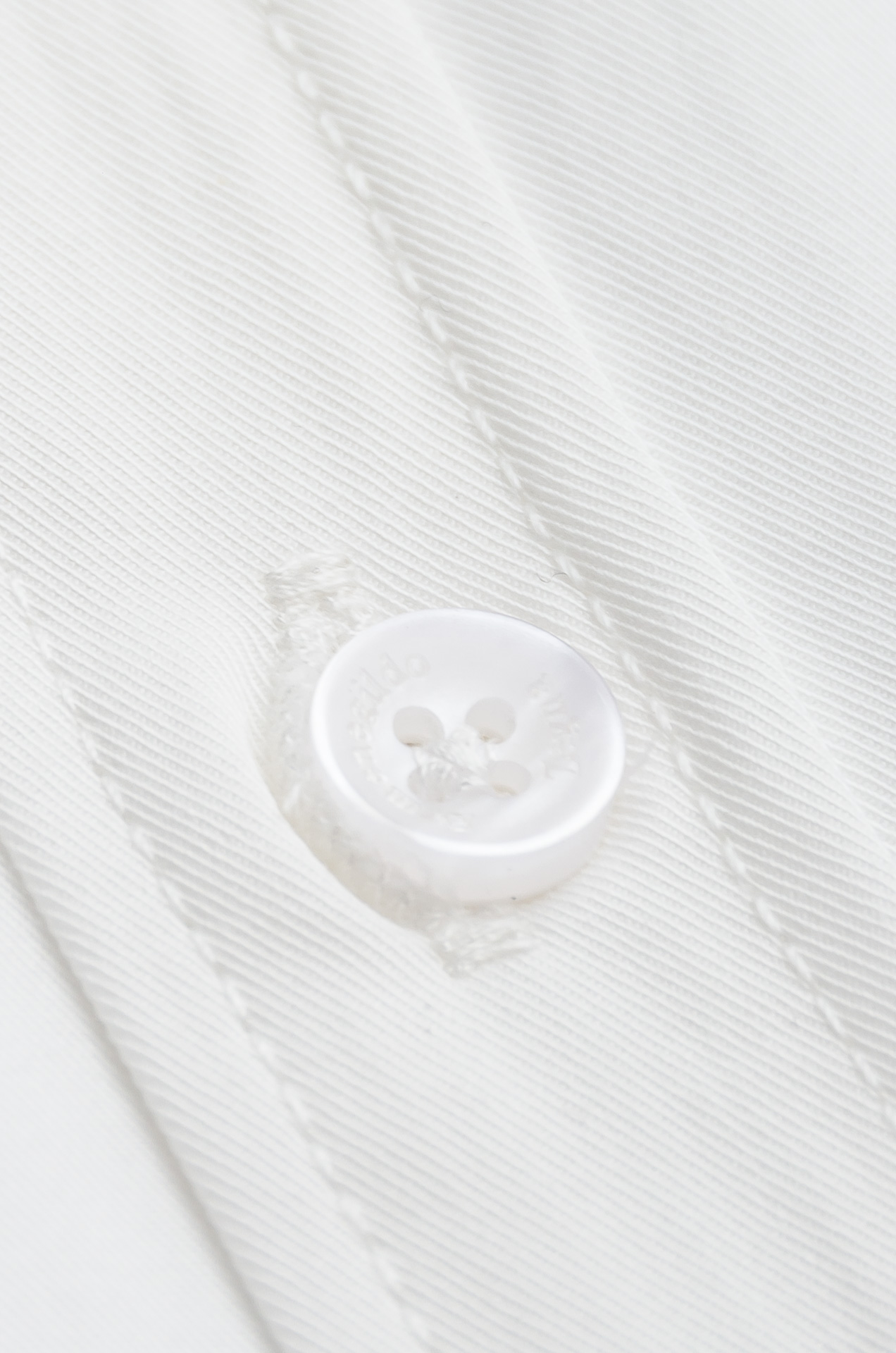 杰尼亚zegna2025最新男士牛津布长袖衬衫，香港贸易公司货，纯正洋行渠道，品相完美如斯，高端意大利原