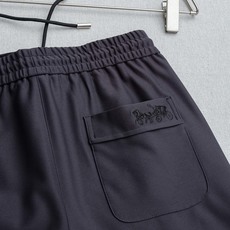 COACH 2025FW新品 立体刺绣修饰弹力抽绳腰头男士休闲舒适直筒长裤其匠心打造,毋庸置疑的极品重磅 COACH 2025FW新品 立体刺绣修饰弹力抽绳腰头男士休闲舒适直筒长裤其匠心打造,毋庸置疑的极品重磅