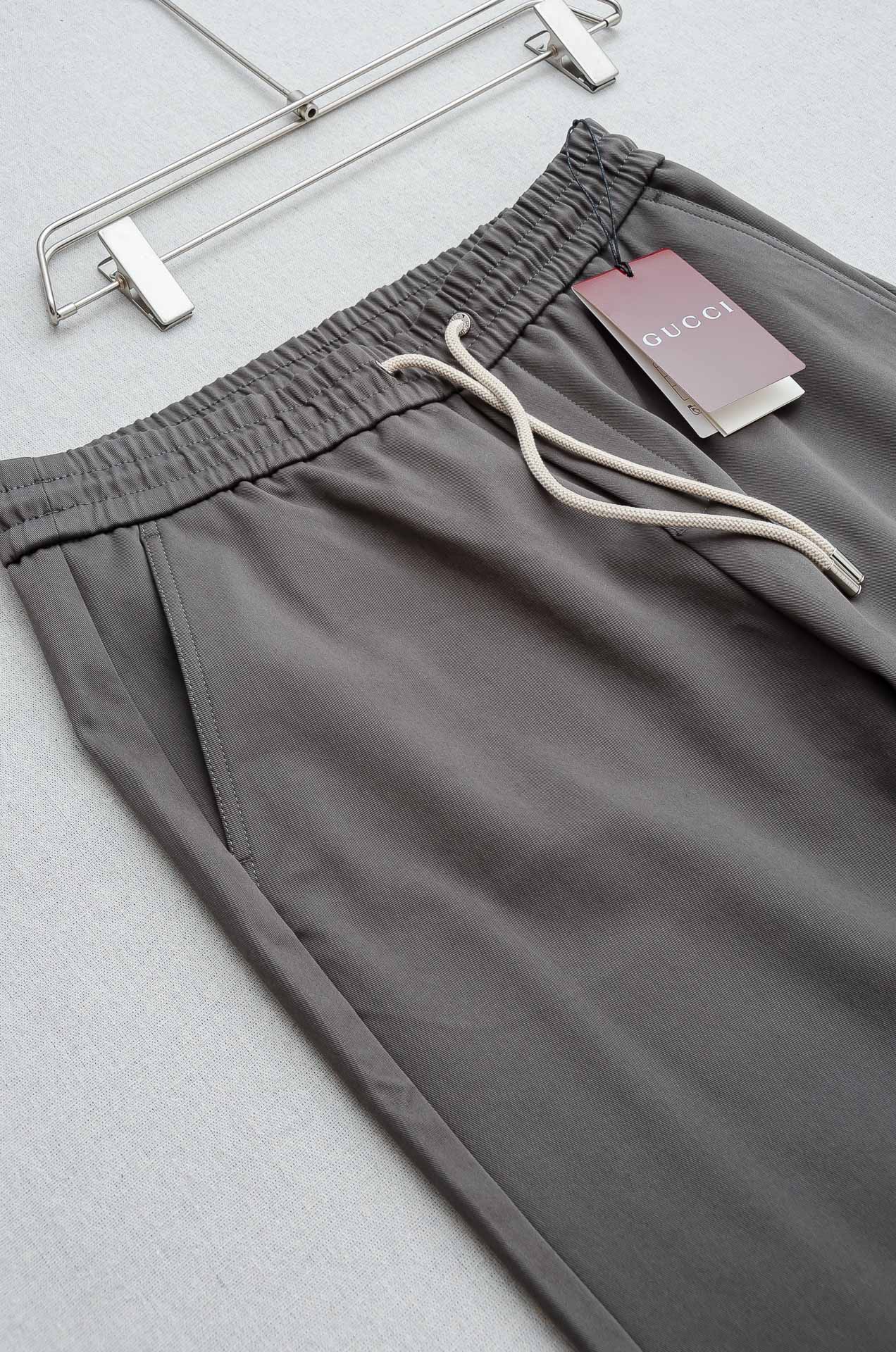 Gu#cci 2026FW最新休闲套装#【单排扣翻领夹克外套+直筒休闲裤】面料采用21.3%聚酯纤维+3