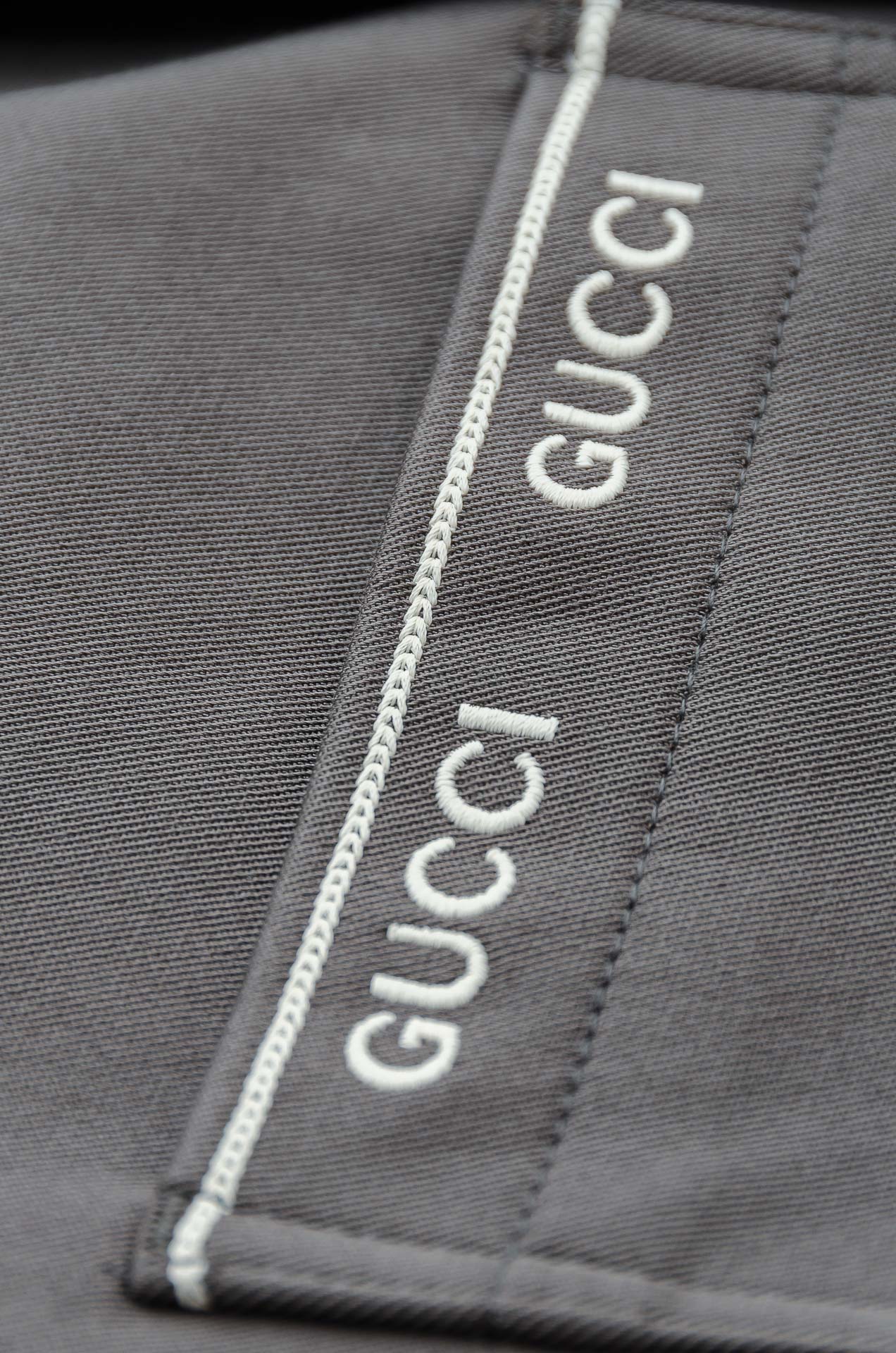 Gu#cci 2026FW最新休闲套装#【单排扣翻领夹克外套+直筒休闲裤】面料采用21.3%聚酯纤维+3