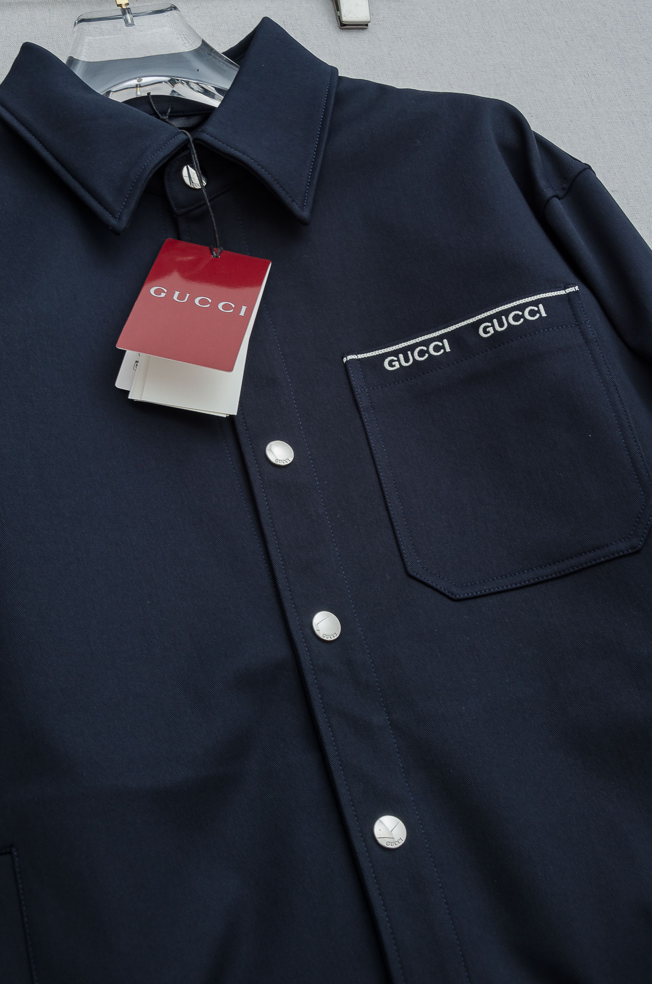 Gu#cci 2026FW最新休闲套装#【单排扣翻领夹克外套+直筒休闲裤】面料采用21.3%聚酯纤维+3