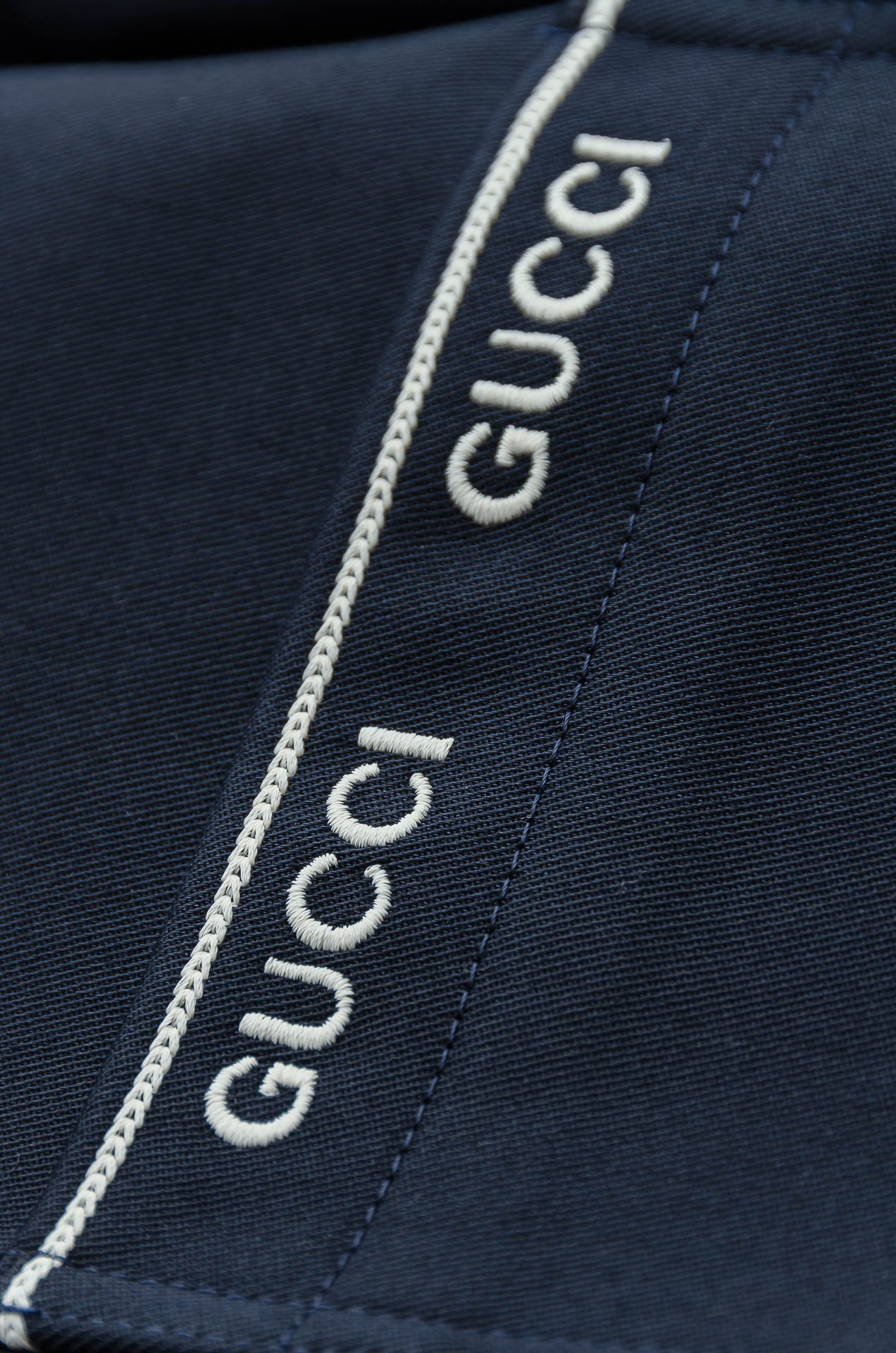 Gu#cci 2026FW最新休闲套装#【单排扣翻领夹克外套+直筒休闲裤】面料采用21.3%聚酯纤维+3