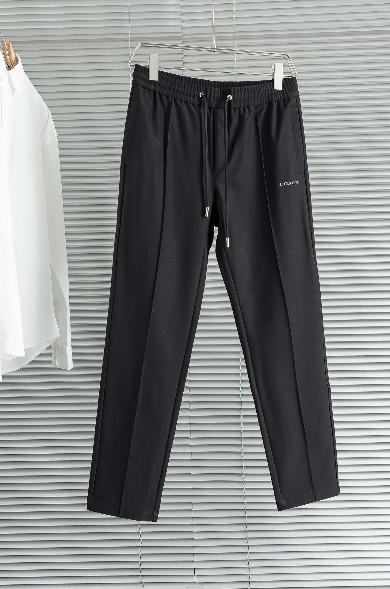 COACH 2025FW新品 立体刺绣修饰弹力抽绳腰头男士休闲舒适直筒长裤其匠心打造，毋庸置疑的极品重磅