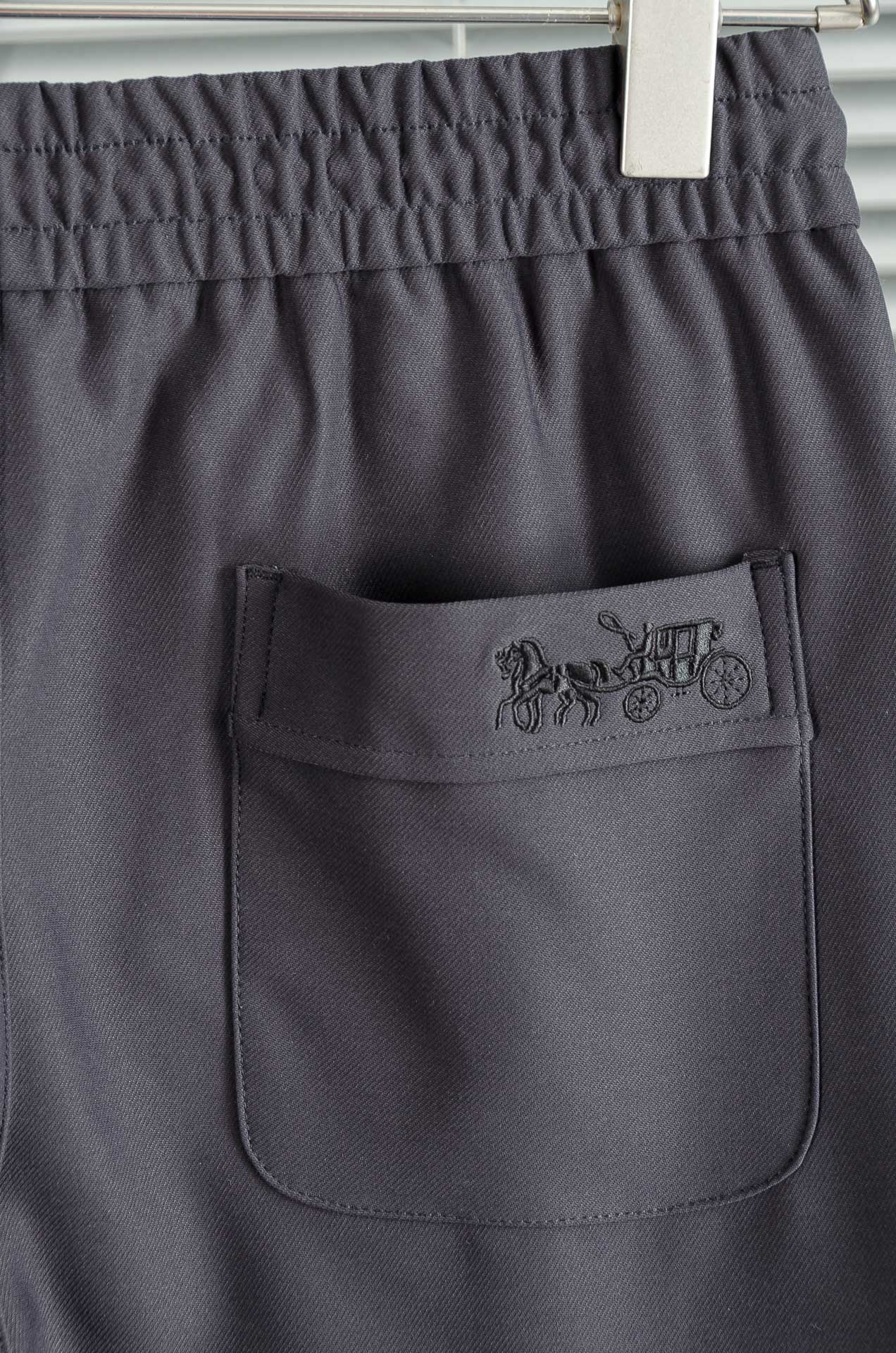 COACH 2025FW新品 立体刺绣修饰弹力抽绳腰头男士休闲舒适直筒长裤其匠心打造，毋庸置疑的极品重磅