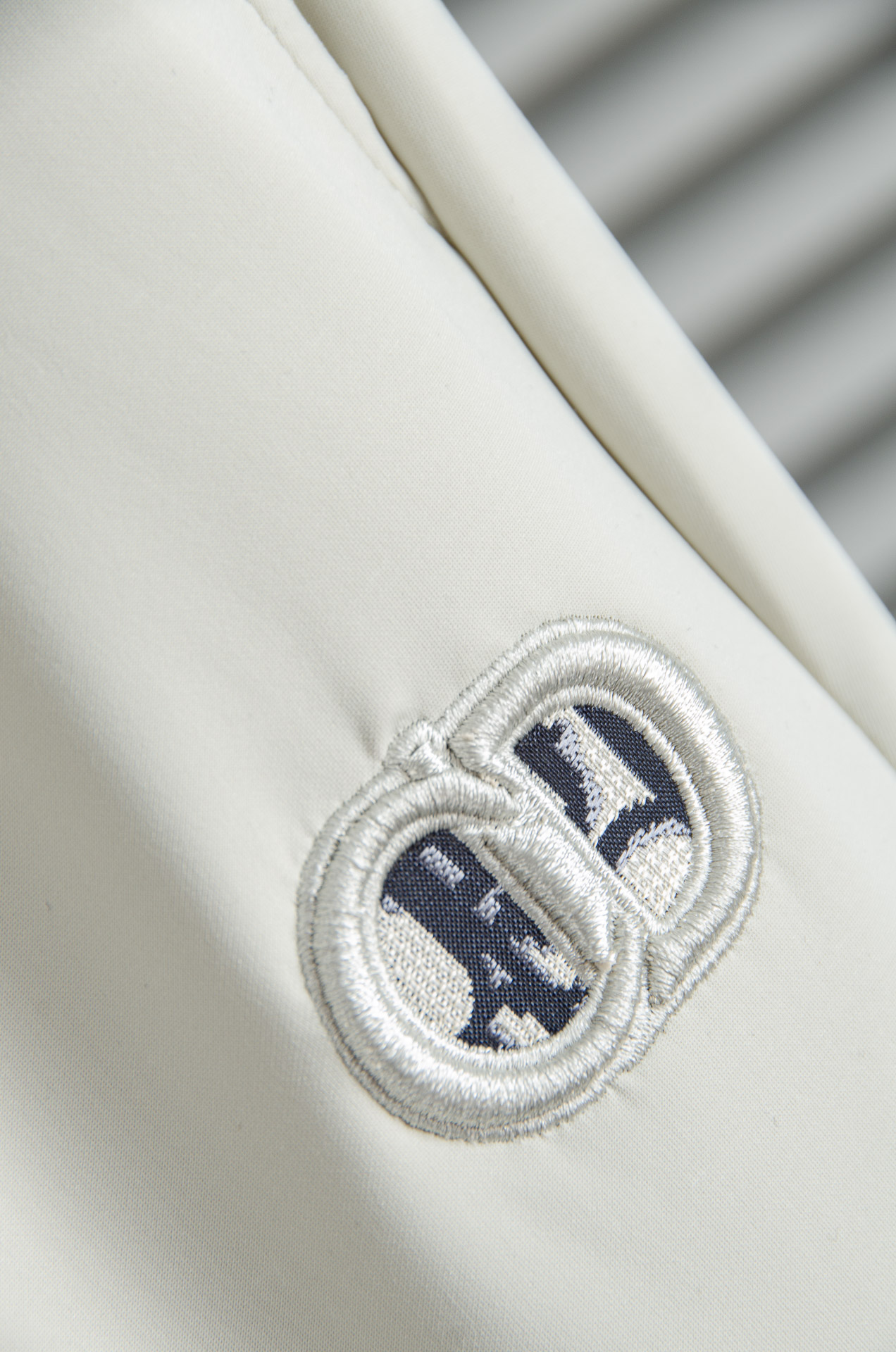 Dior 迪奥2025FW新品 立体刺绣修饰弹力抽绳腰头男士休闲舒适直筒长裤其匠心打造，毋庸置疑的极品重