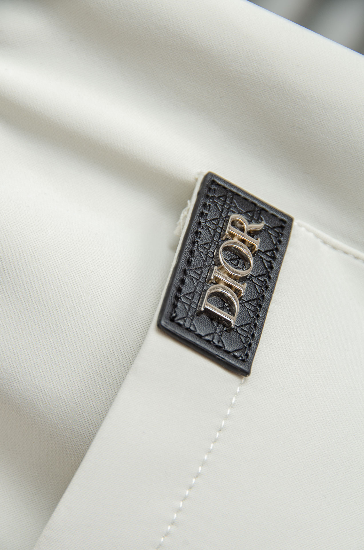 Dior 迪奥2025FW新品 立体刺绣修饰弹力抽绳腰头男士休闲舒适直筒长裤其匠心打造，毋庸置疑的极品重