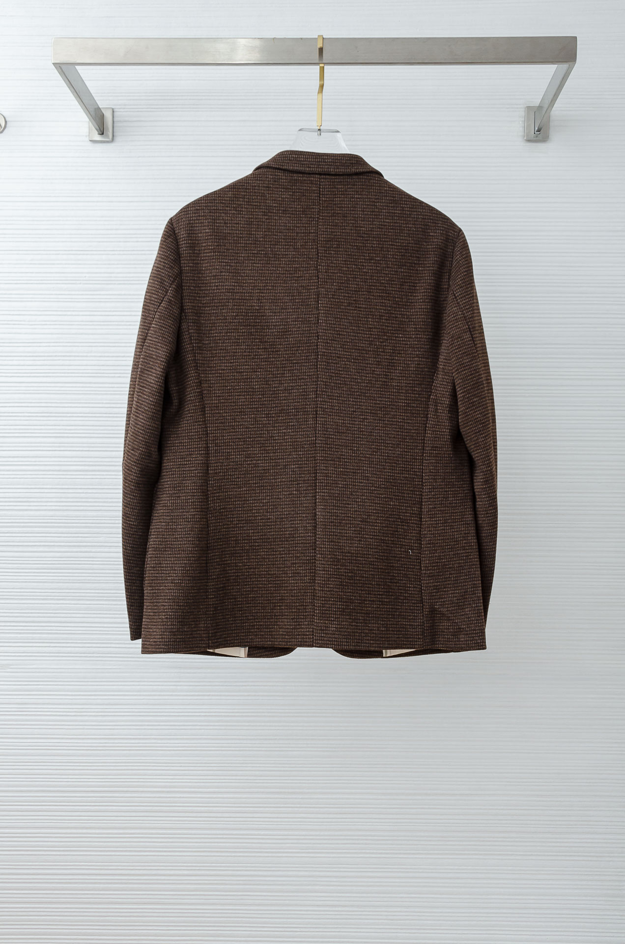 L*FW羊毛+蚕丝混纺胸标点缀男士商务休闲西服#舒适有弹力，区别于普通的西装面料，这个是含羊毛的针织面料