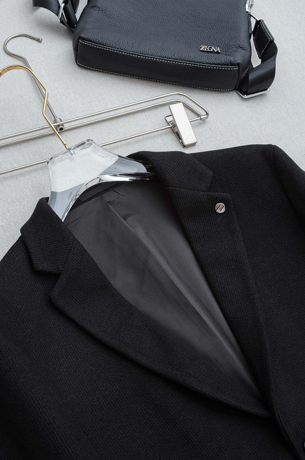 Ze/gna.杰尼/亚2025FW羊毛混纺胸标点缀男士商务休闲西服#舒适有弹力，区别于普通的西装面料，这