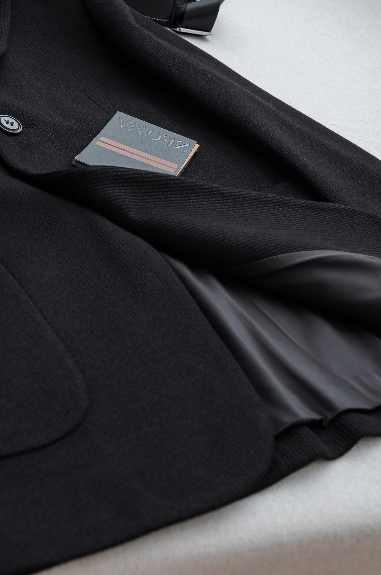 Ze/gna.杰尼/亚2025FW羊毛混纺胸标点缀男士商务休闲西服#舒适有弹力，区别于普通的西装面料，这