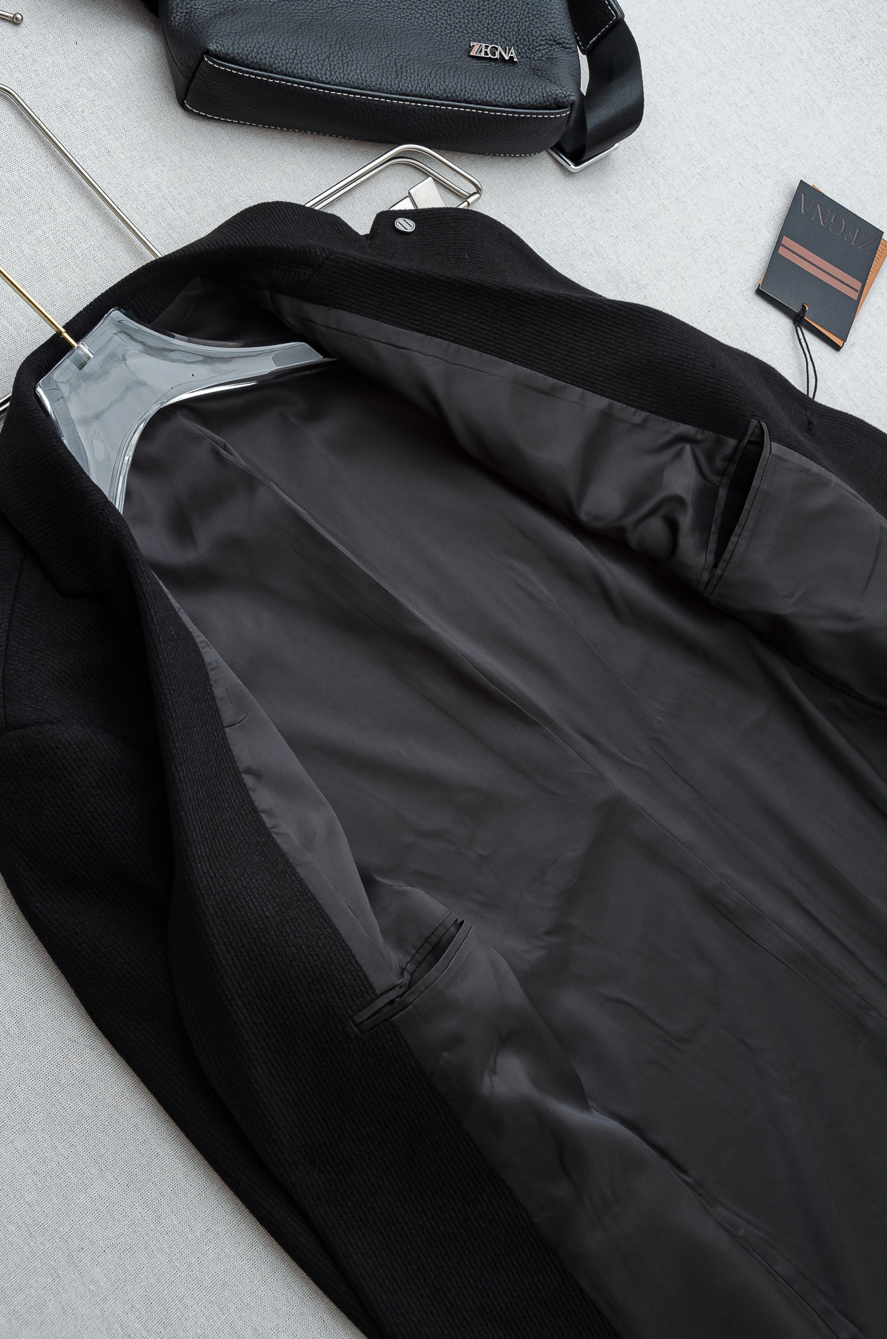 Ze/gna.杰尼/亚2025FW羊毛混纺胸标点缀男士商务休闲西服#舒适有弹力，区别于普通的西装面料，这