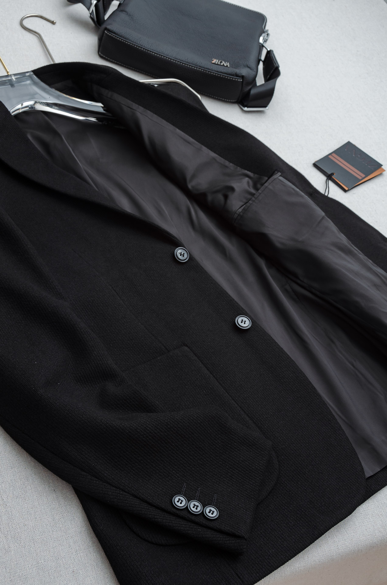 Ze/gna.杰尼/亚2025FW羊毛混纺胸标点缀男士商务休闲西服#舒适有弹力，区别于普通的西装面料，这