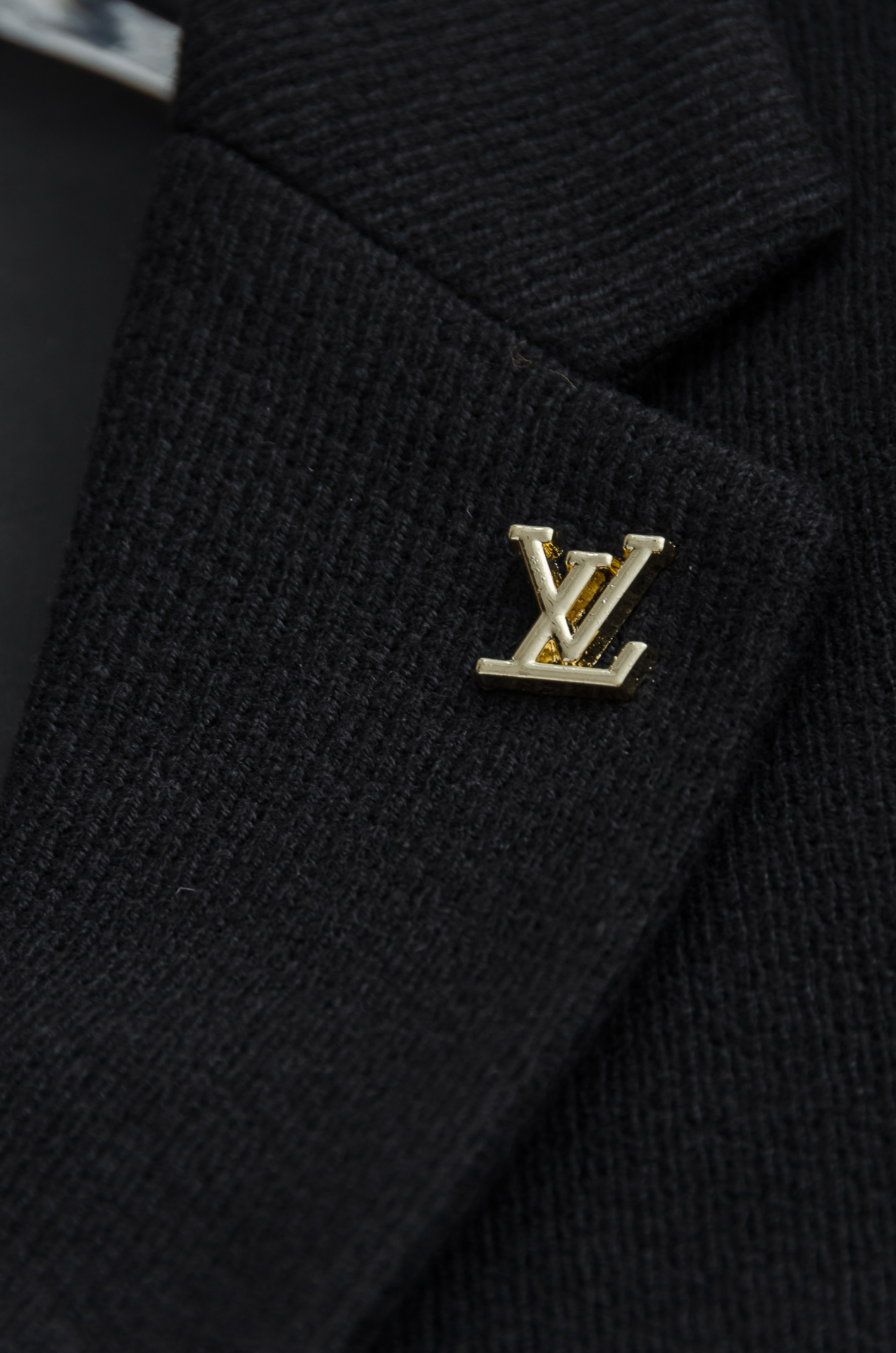LV 2026FW羊毛混纺胸标点缀男士商务休闲西服#舒适有弹力，区别于普通的西装面料，这个是含羊毛的针织