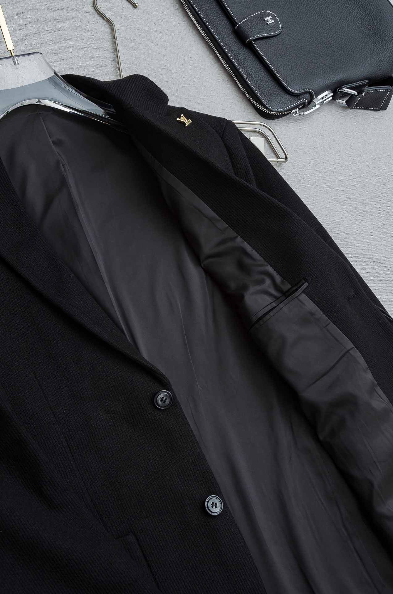 LV 2026FW羊毛混纺胸标点缀男士商务休闲西服#舒适有弹力，区别于普通的西装面料，这个是含羊毛的针织