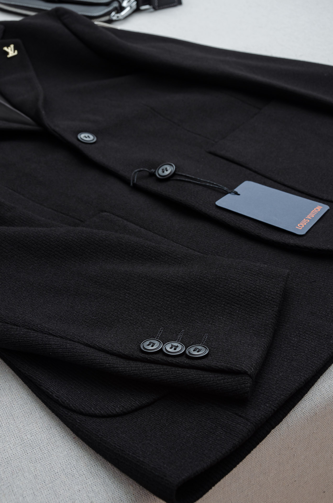 LV 2026FW羊毛混纺胸标点缀男士商务休闲西服#舒适有弹力，区别于普通的西装面料，这个是含羊毛的针织