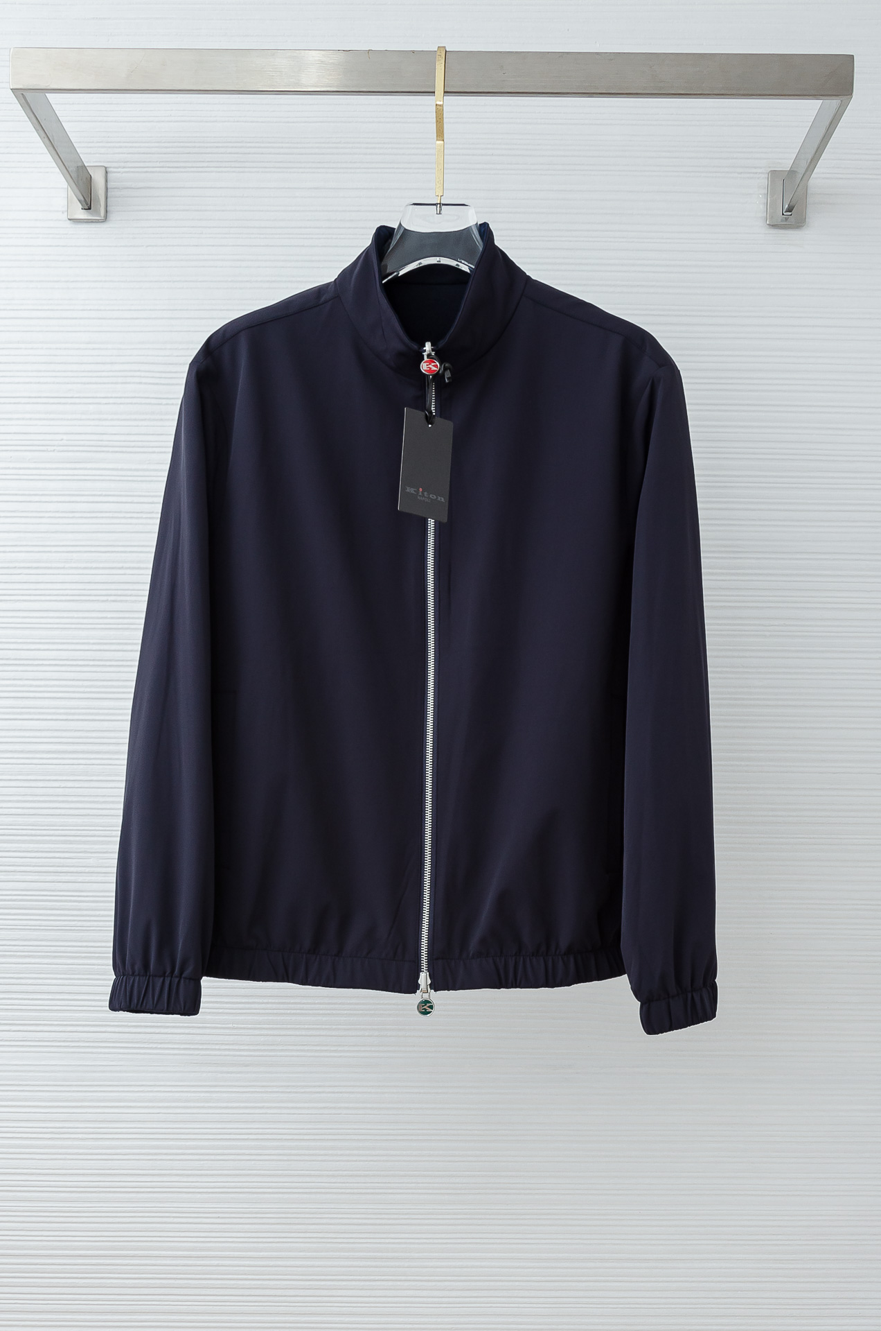 kiton 双面设计A面羊毛+羊绒B面高支高密定织三防面料呈现不同质感风格！双面穿立领夹克外套#采用双面