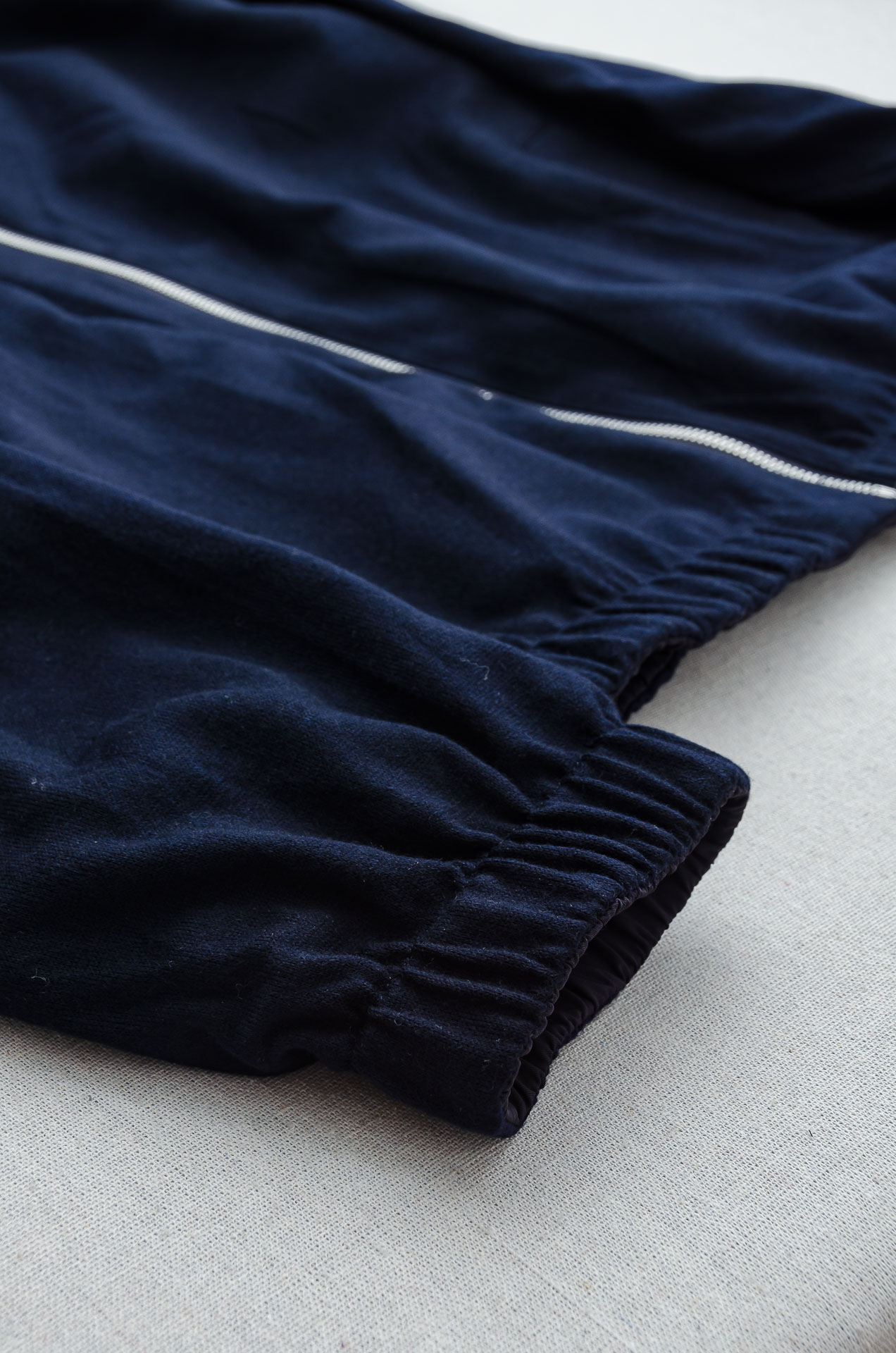 kiton 双面设计A面羊毛+羊绒B面高支高密定织三防面料呈现不同质感风格！双面穿立领夹克外套#采用双面