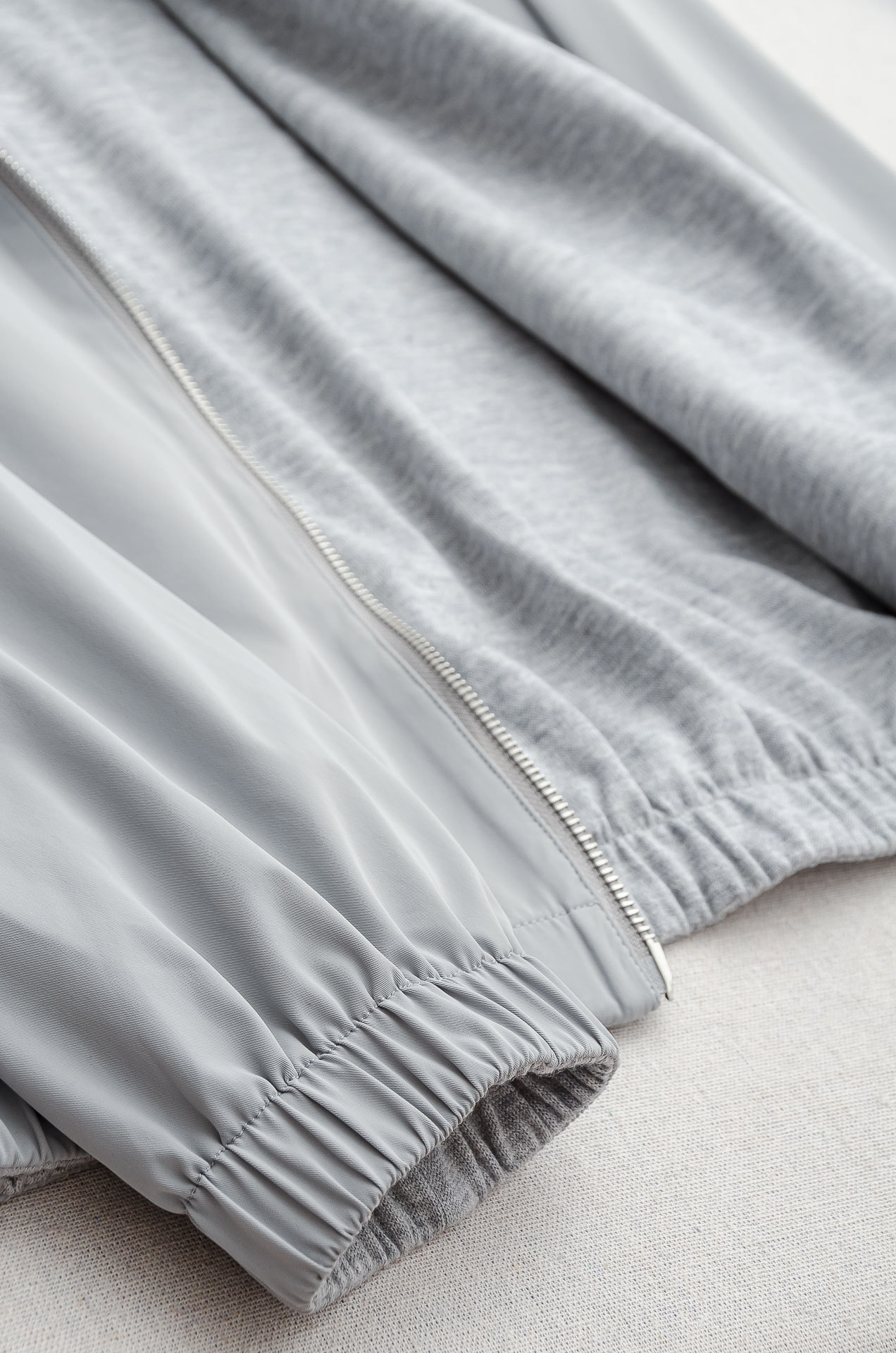 kiton 双面设计A面羊毛+羊绒B面高支高密定织三防面料呈现不同质感风格！双面穿立领夹克外套#采用双面