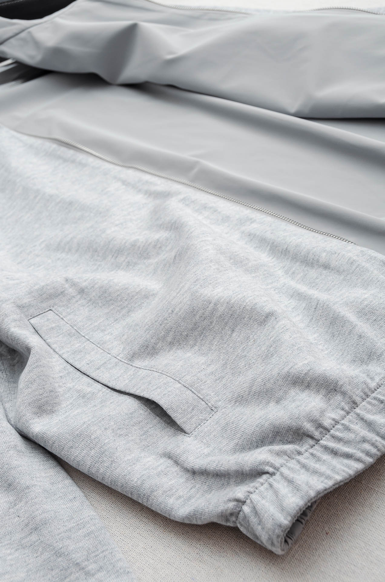 kiton 双面设计A面羊毛+羊绒B面高支高密定织三防面料呈现不同质感风格！双面穿立领夹克外套#采用双面