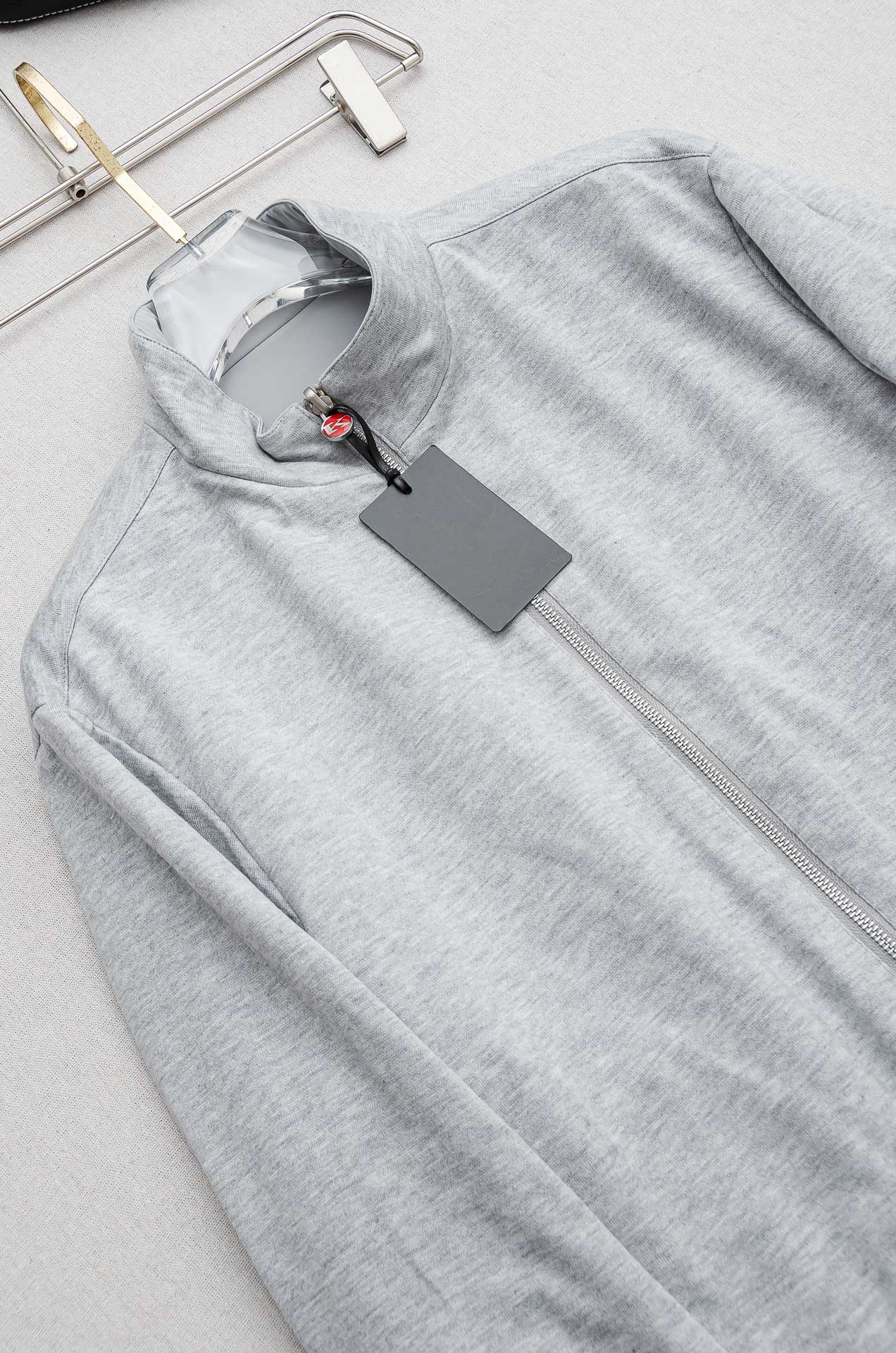 kiton 双面设计A面羊毛+羊绒B面高支高密定织三防面料呈现不同质感风格！双面穿立领夹克外套#采用双面