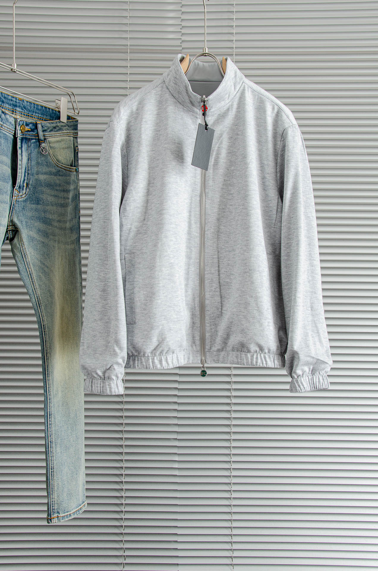 kiton 双面设计A面羊毛+羊绒B面高支高密定织三防面料呈现不同质感风格！双面穿立领夹克外套#采用双面