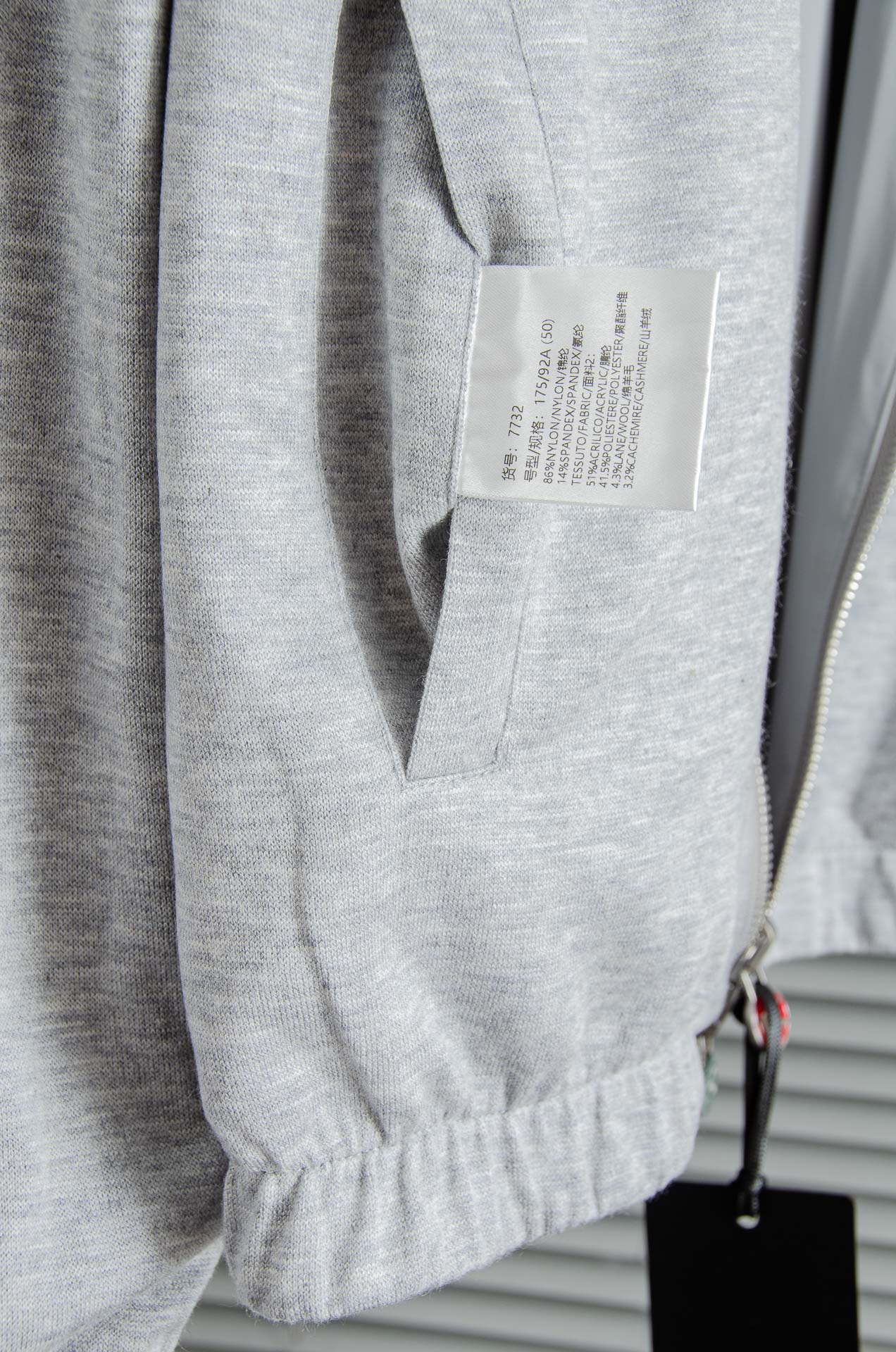 kiton 双面设计A面羊毛+羊绒B面高支高密定织三防面料呈现不同质感风格！双面穿立领夹克外套#采用双面