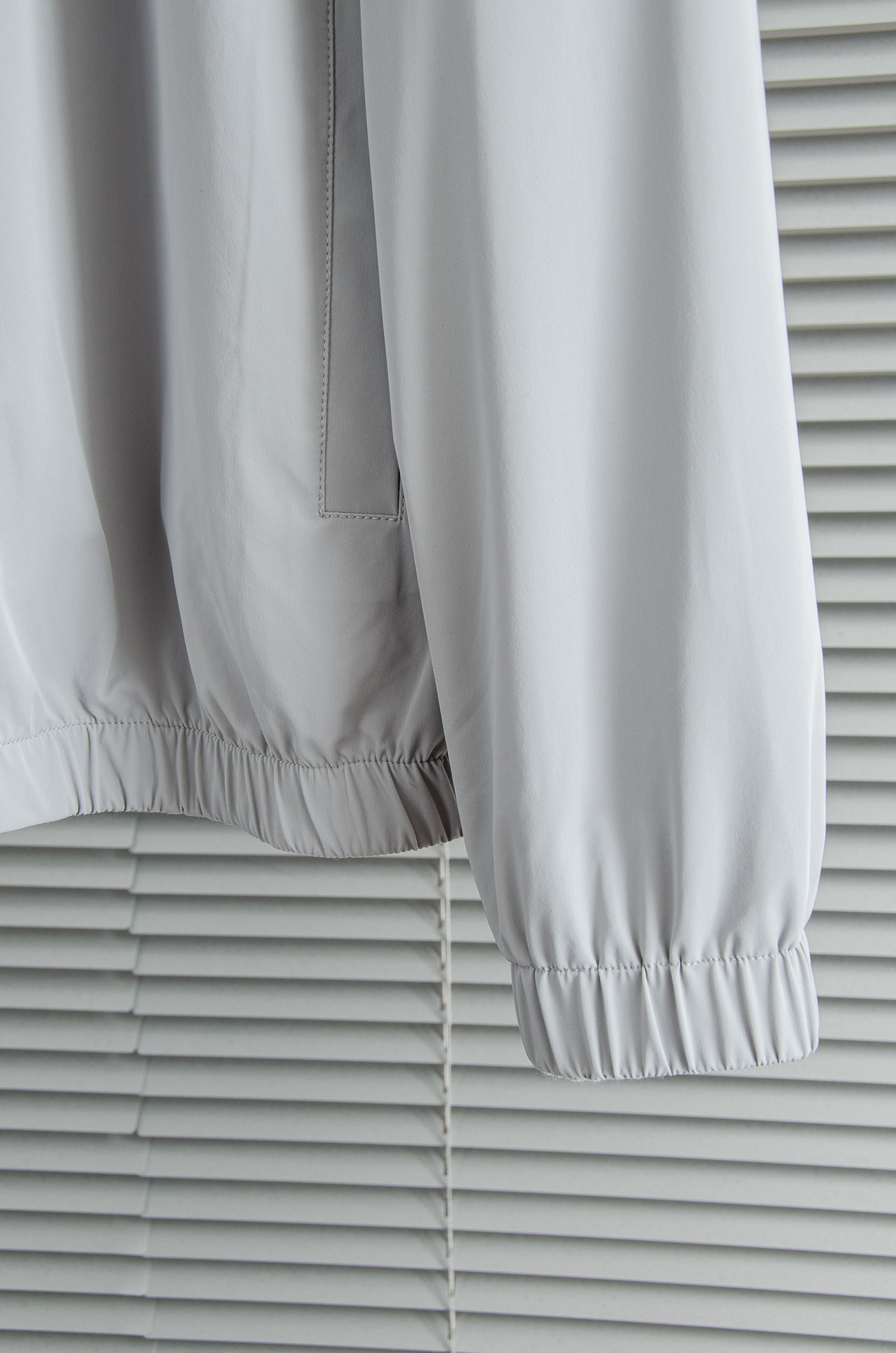 kiton 双面设计A面羊毛+羊绒B面高支高密定织三防面料呈现不同质感风格！双面穿立领夹克外套#采用双面