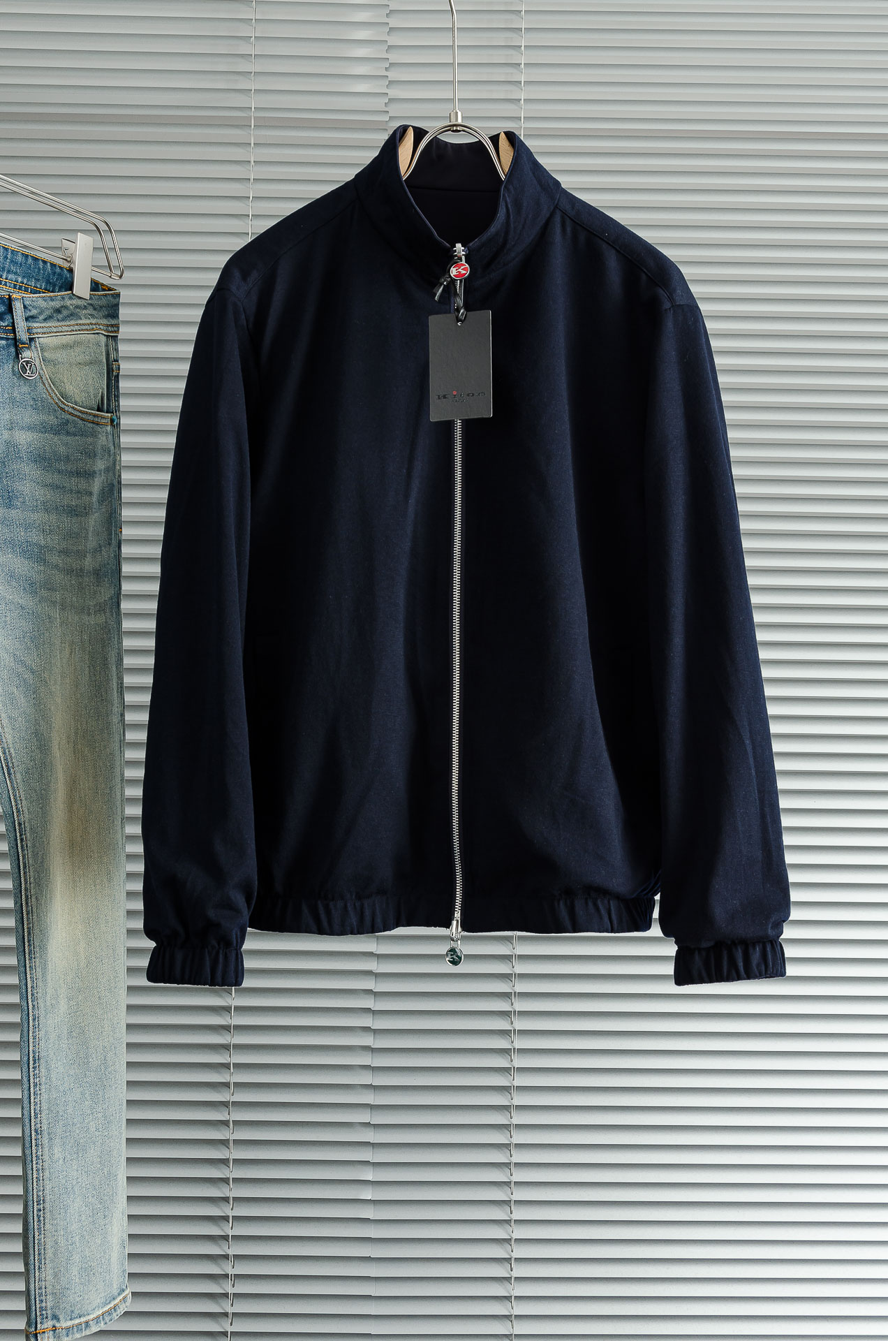 kiton 双面设计A面羊毛+羊绒B面高支高密定织三防面料呈现不同质感风格！双面穿立领夹克外套#采用双面