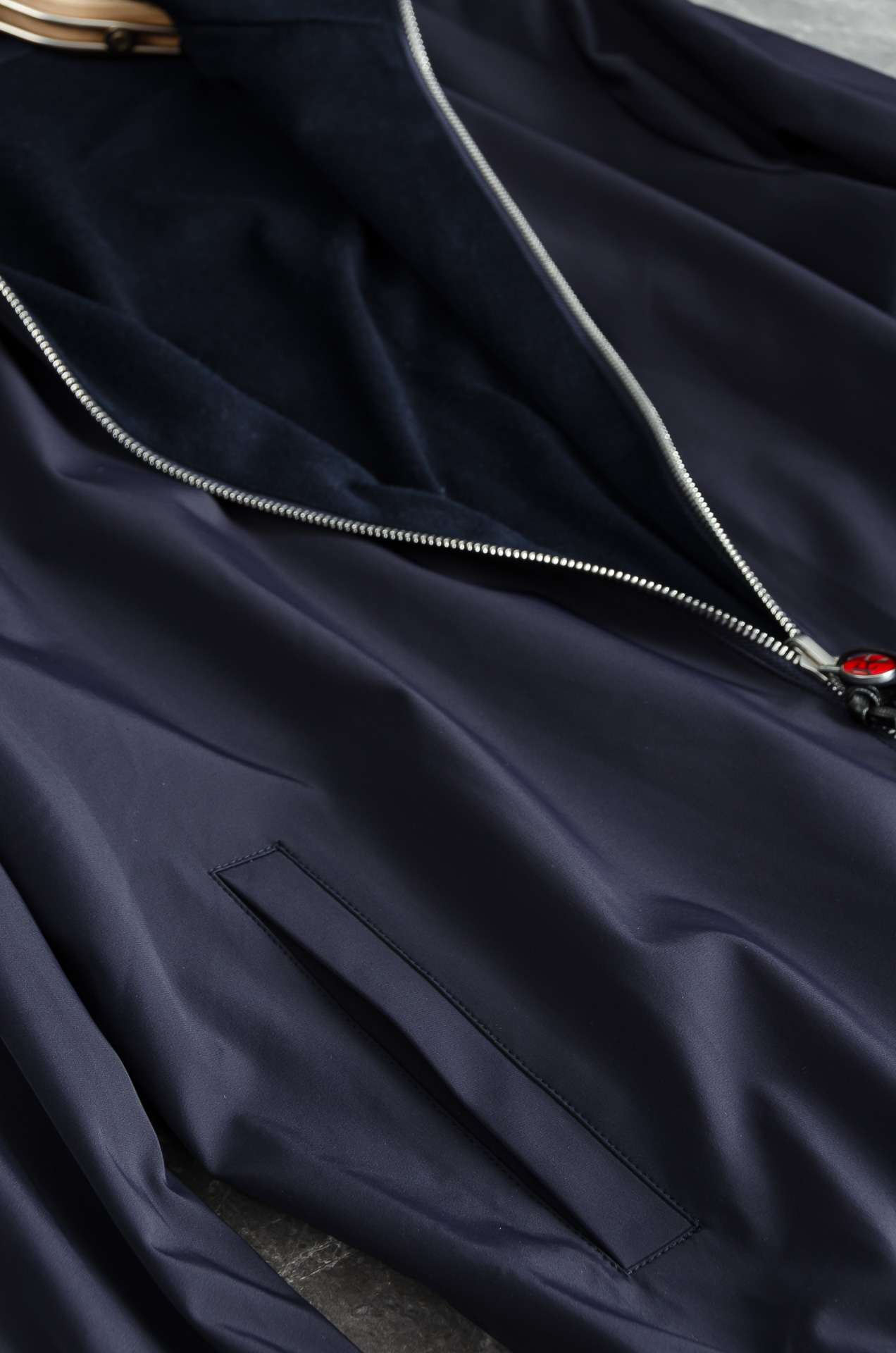 kiton 双面设计A面羊毛+羊绒B面高支高密定织三防面料呈现不同质感风格！双面穿立领夹克外套#采用双面