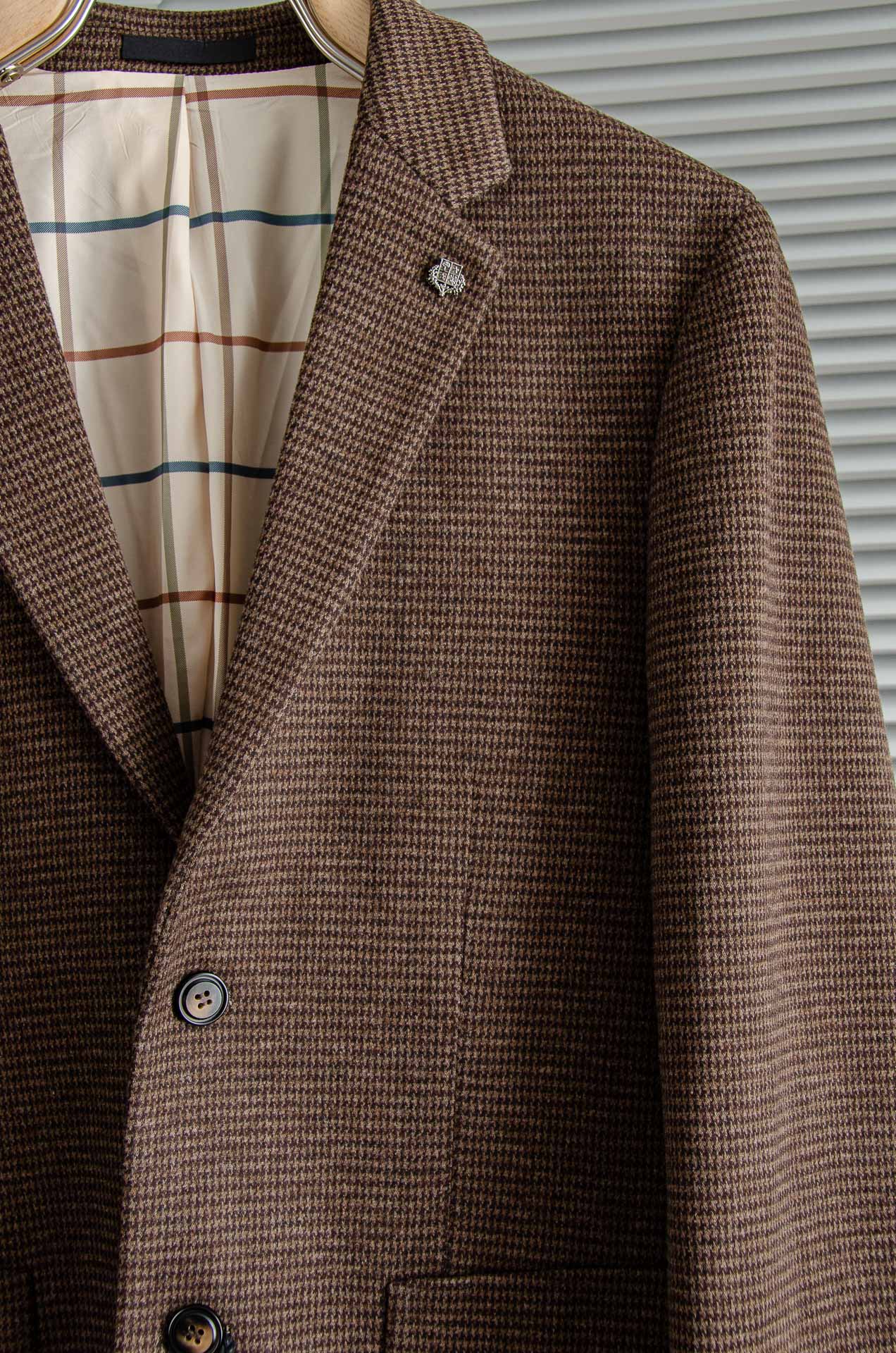 L*FW羊毛+蚕丝混纺胸标点缀男士商务休闲西服#舒适有弹力，区别于普通的西装面料，这个是含羊毛的针织面料